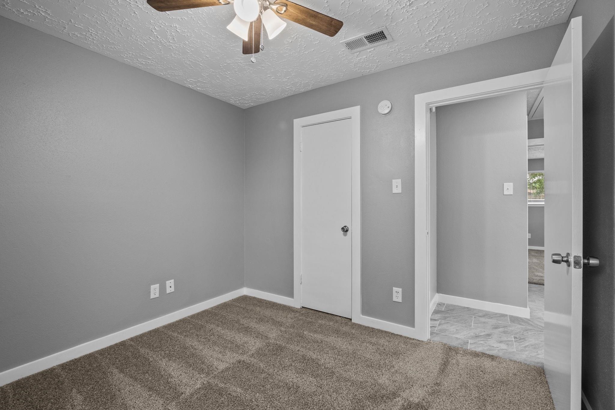 8122 Swan Meadow Lane Property Photo 21