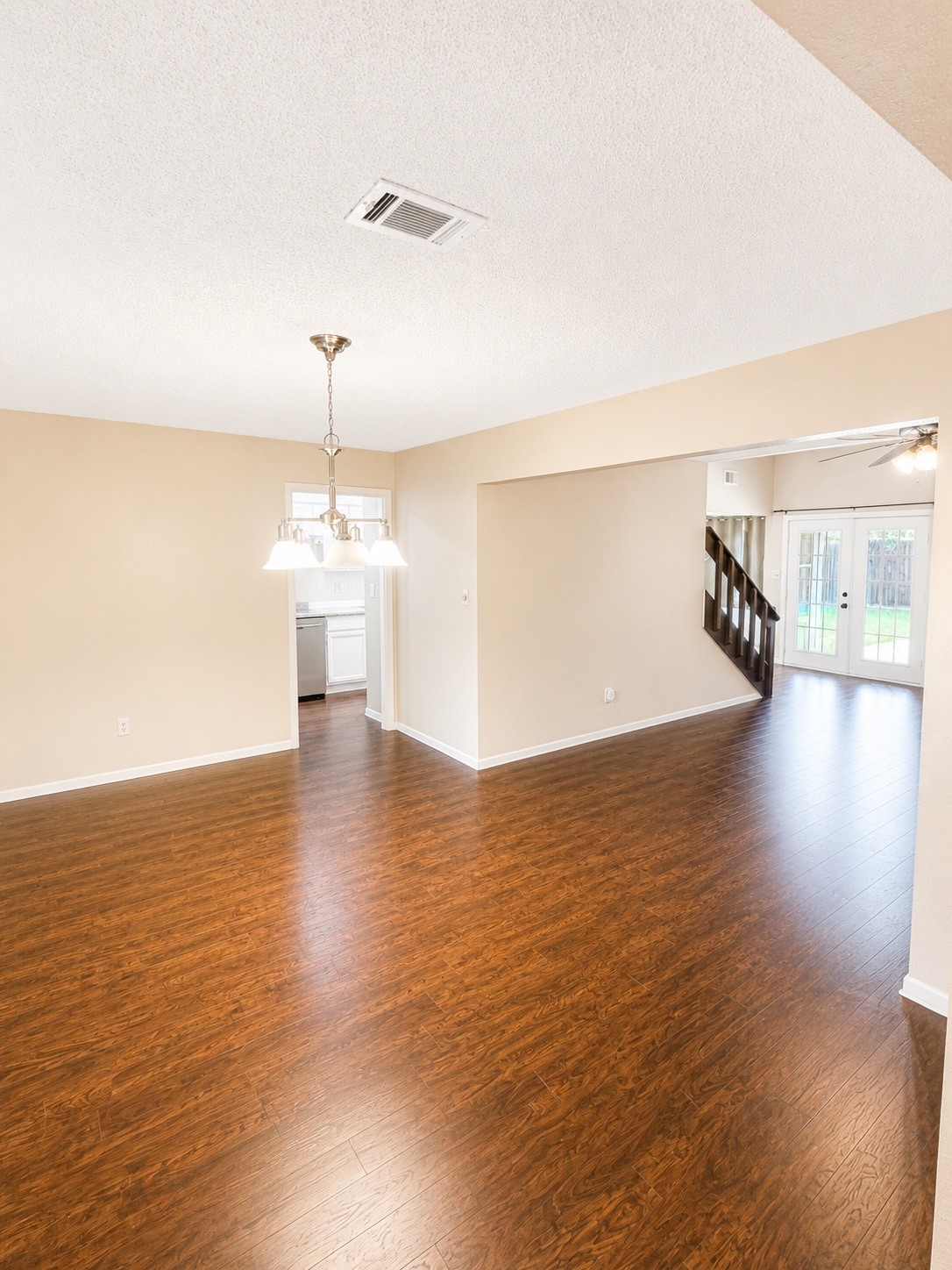 2239 Highland Hills Drive Property Photo 6