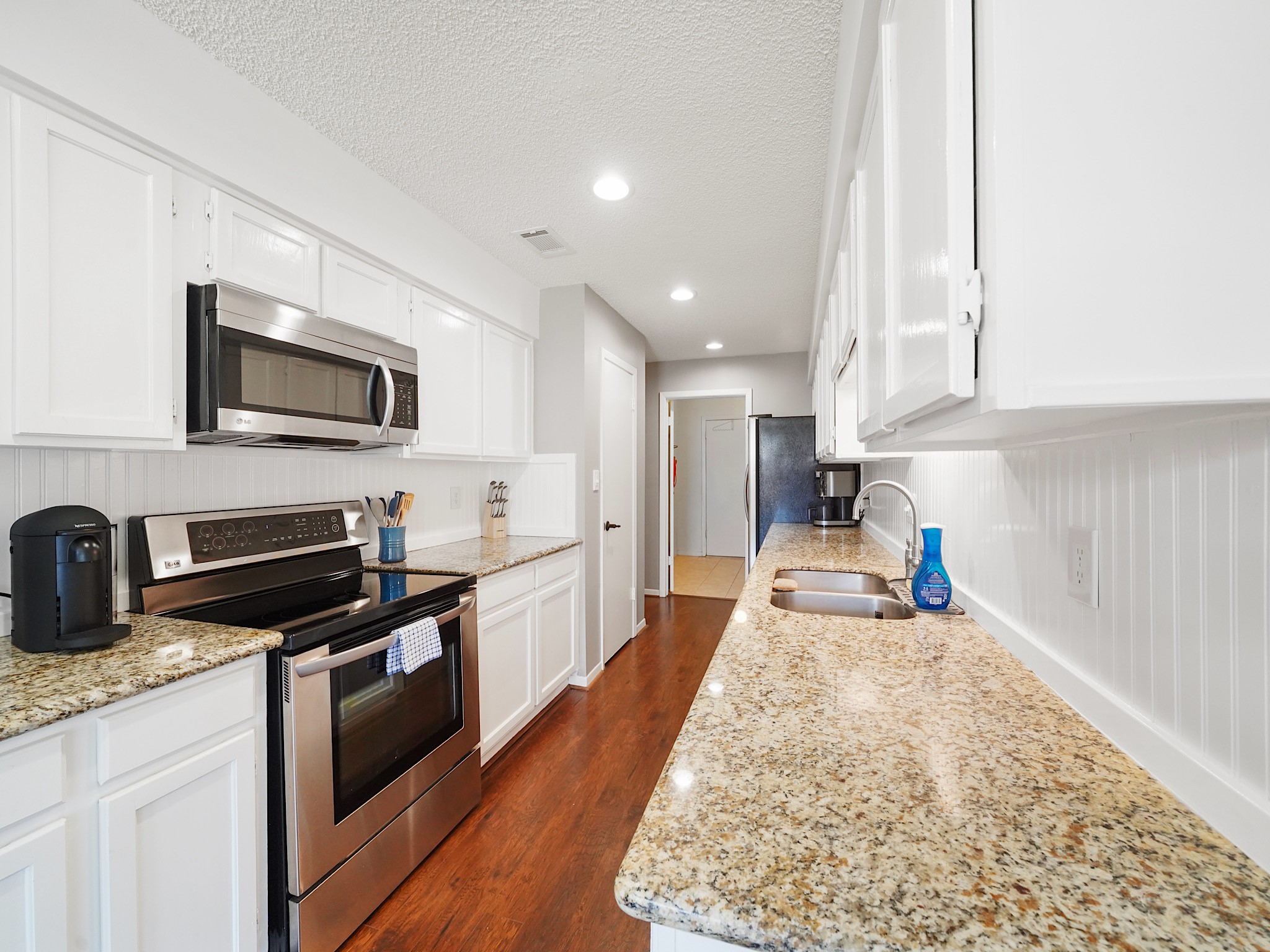 2239 Highland Hills Drive Property Photo 8