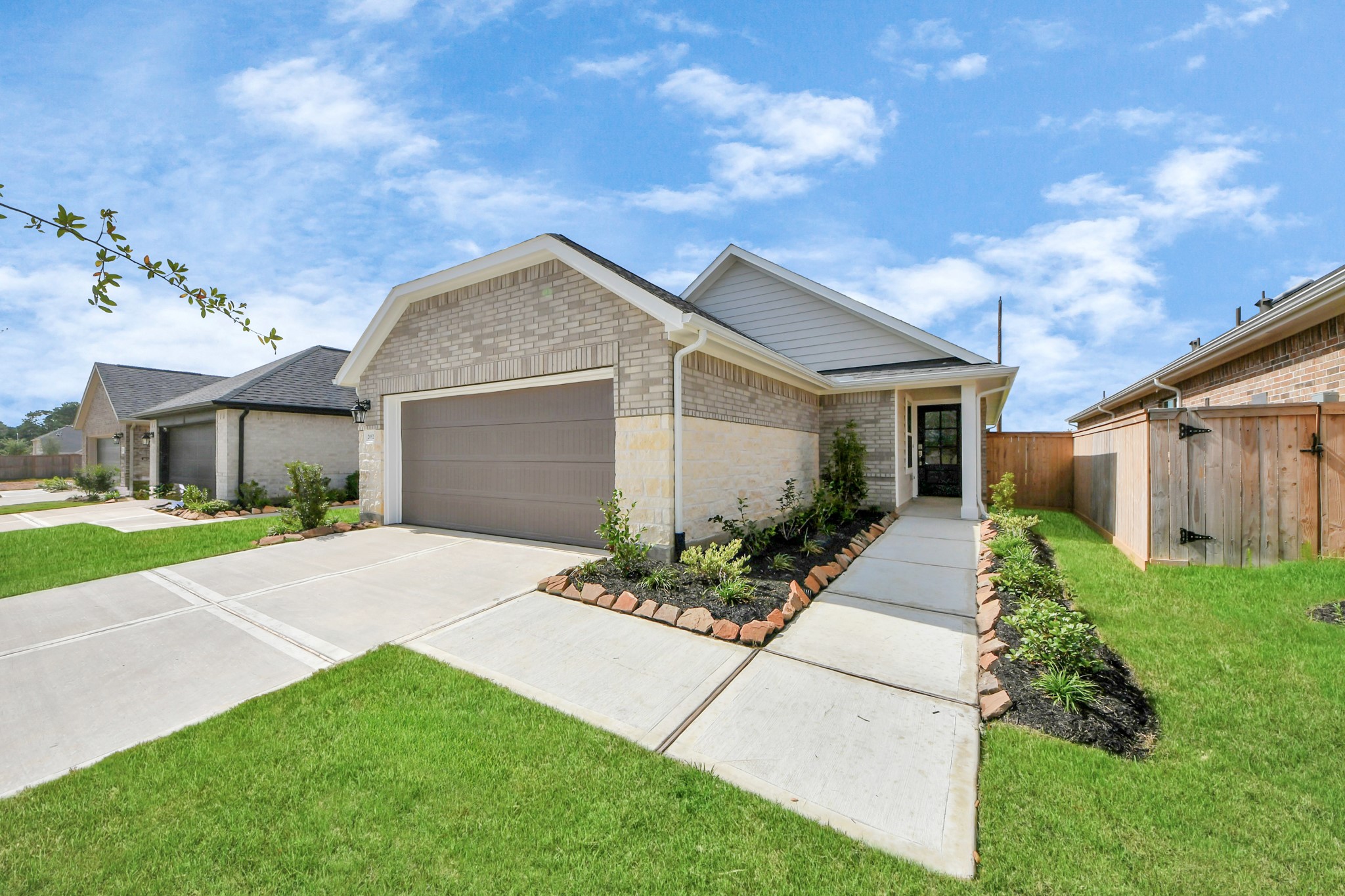 20926 Carob Tree Lane Property Photo 7