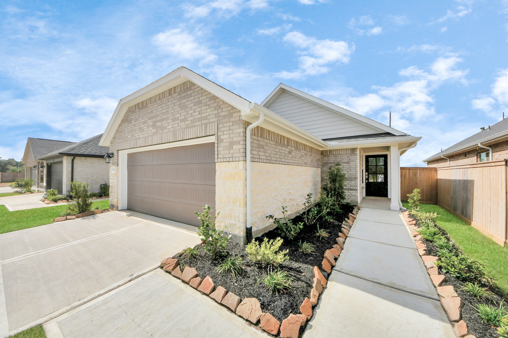 20926 Carob Tree Lane Property Photo 9