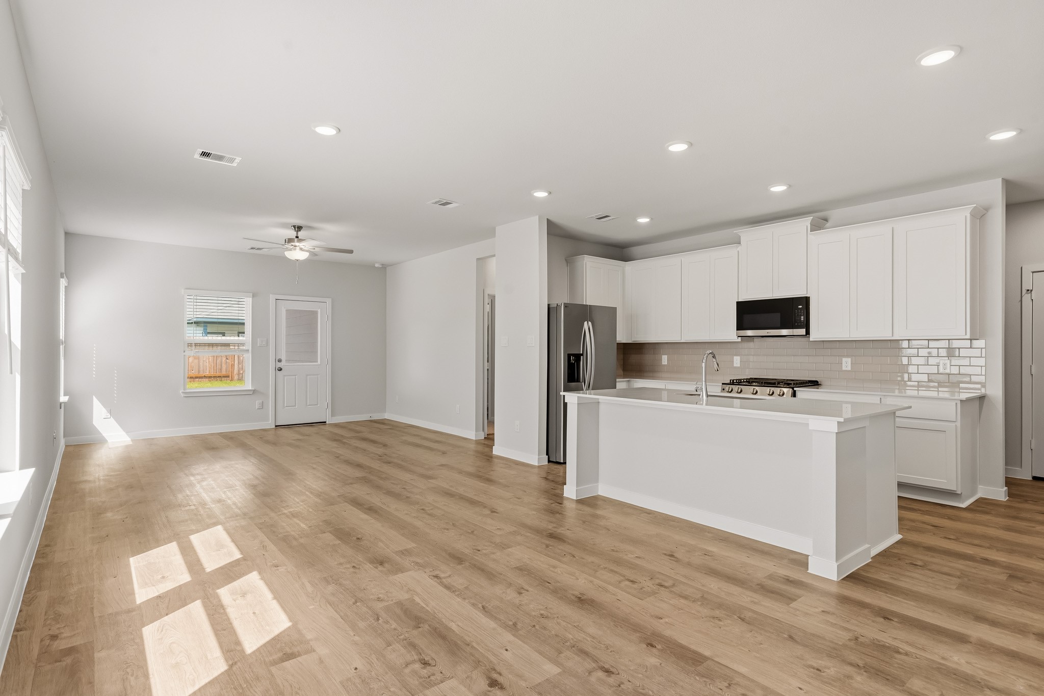 4034 Bay Court Property Photo 6