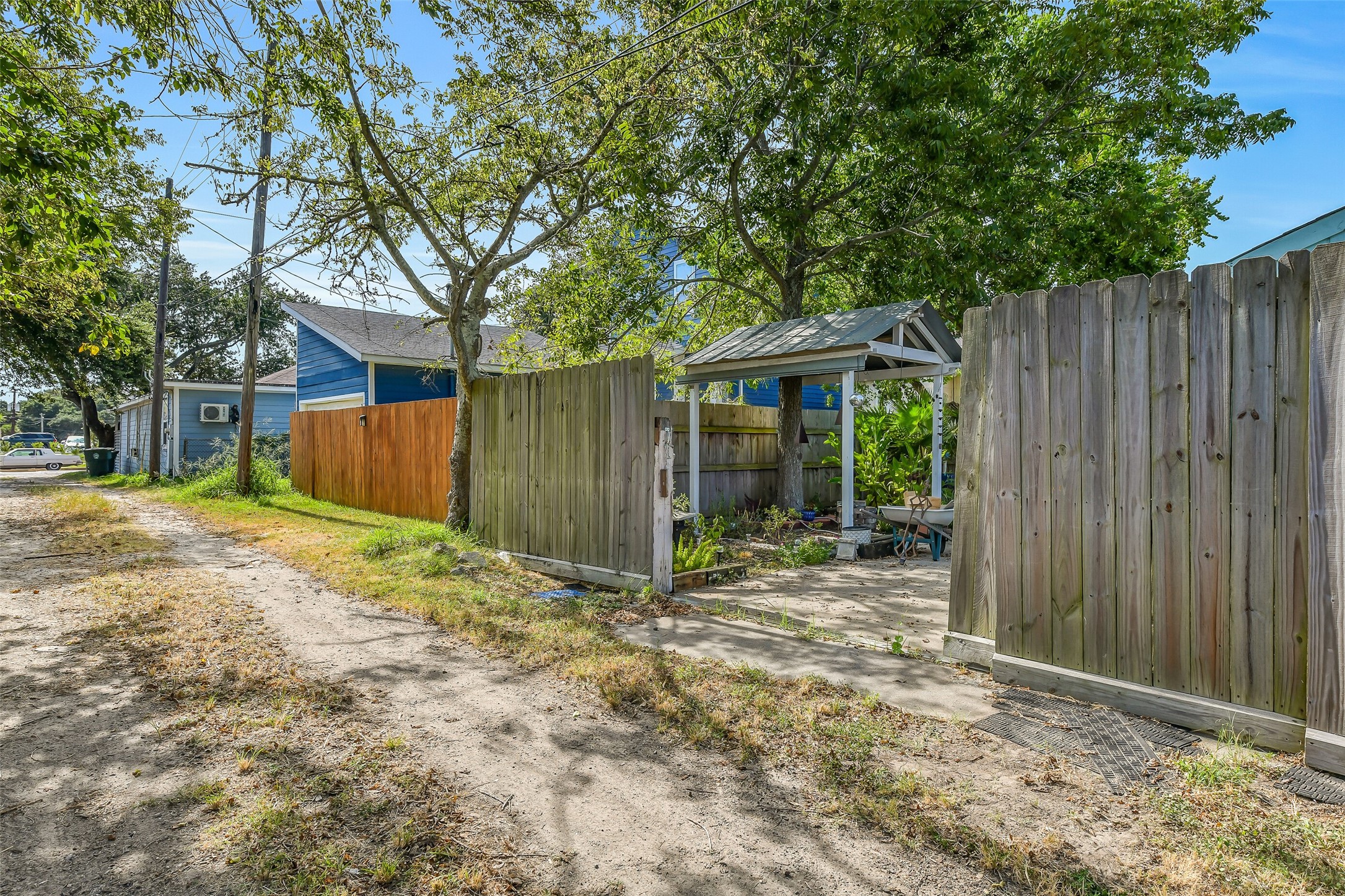 4117 Avenue M 1/2 Property Photo 37