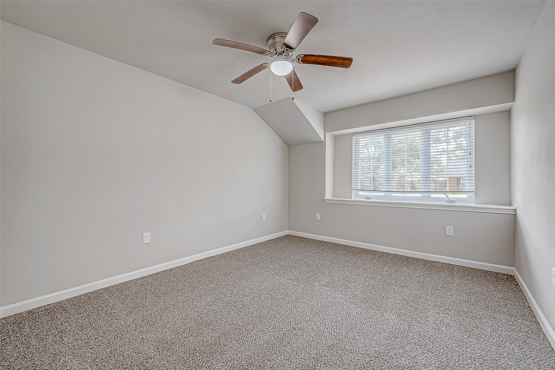 5622 Valkeith Drive Property Photo 24