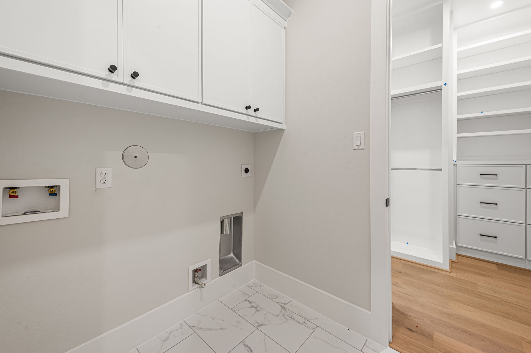 8033 Ridgeview Drive Property Photo 10