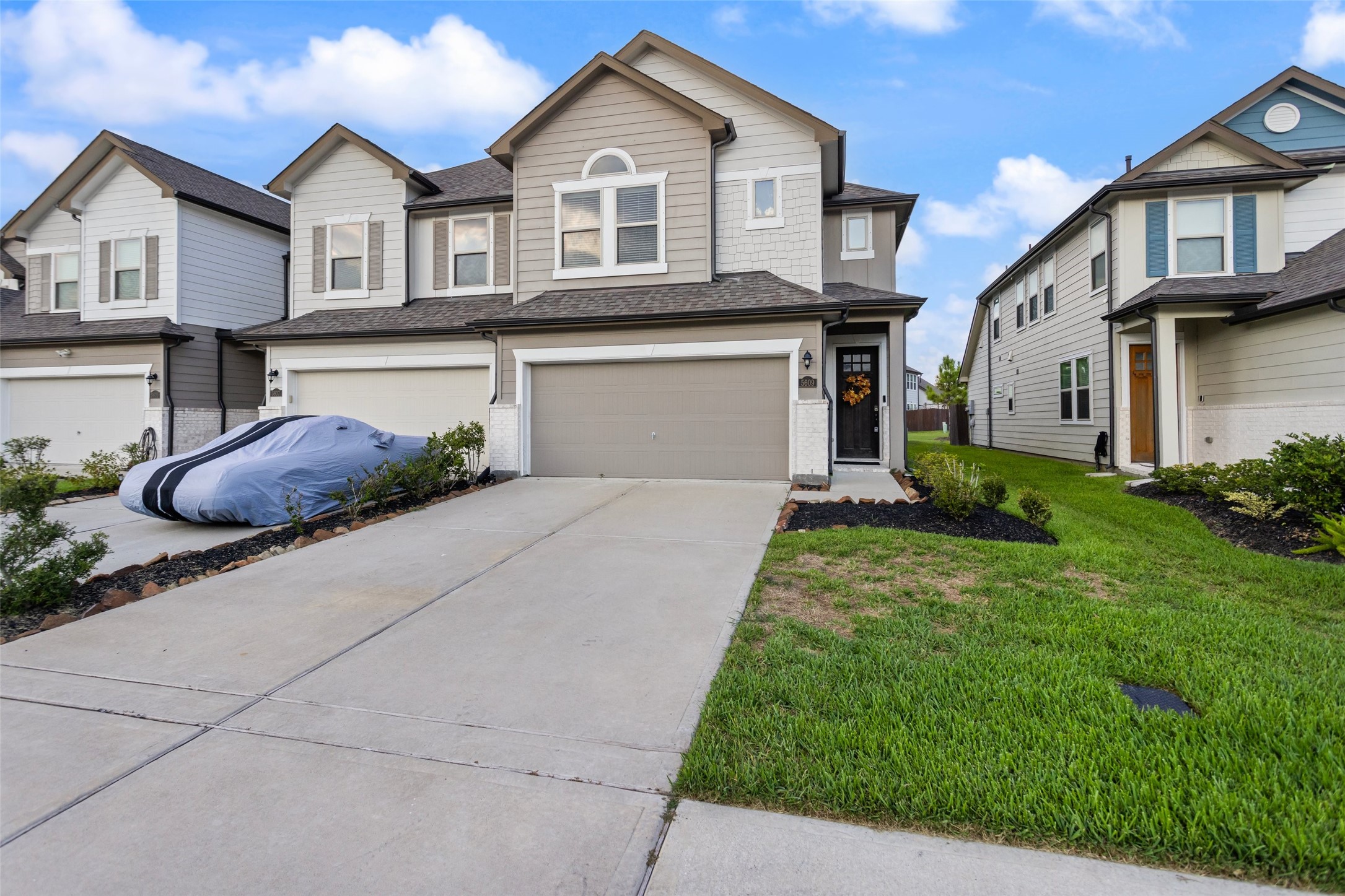 5609 Evanston Lane Property Photo 1
