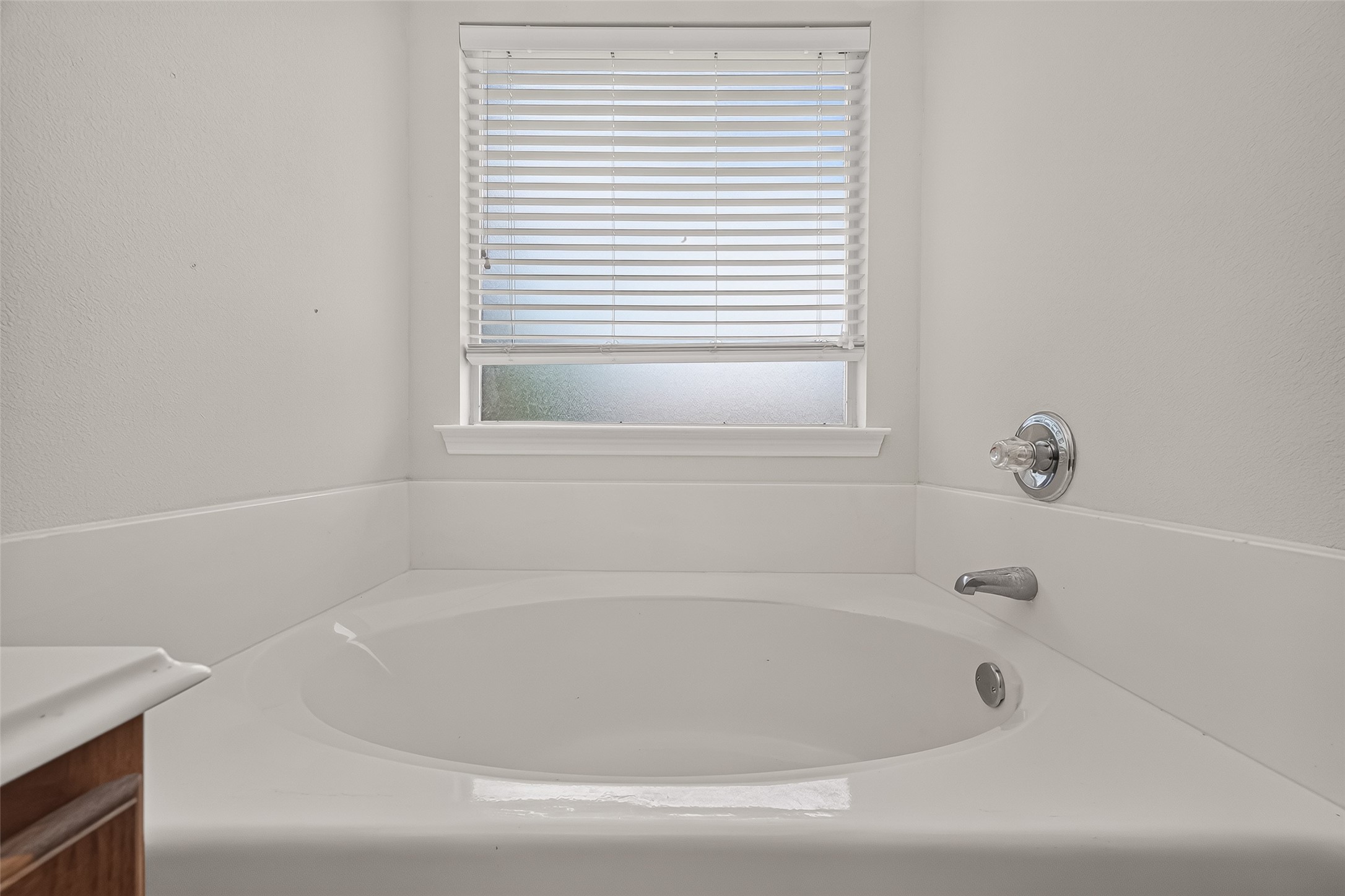 6015 Ida Rose Court Property Photo 5