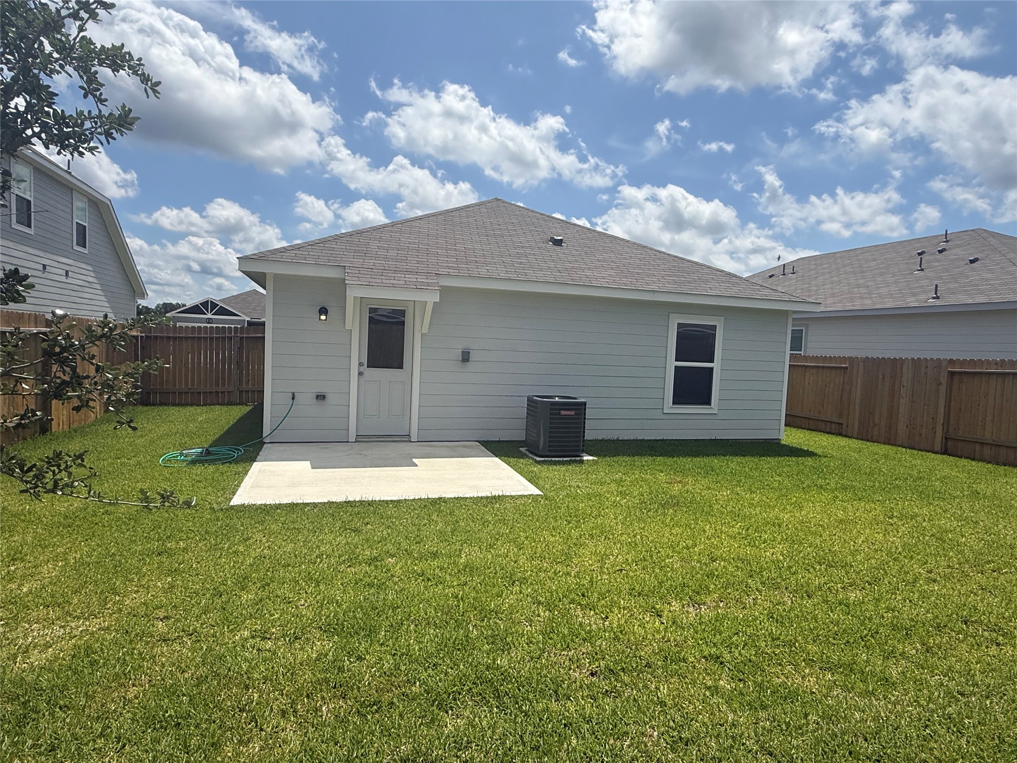 10402 Red Cardinal Drive Property Photo 2