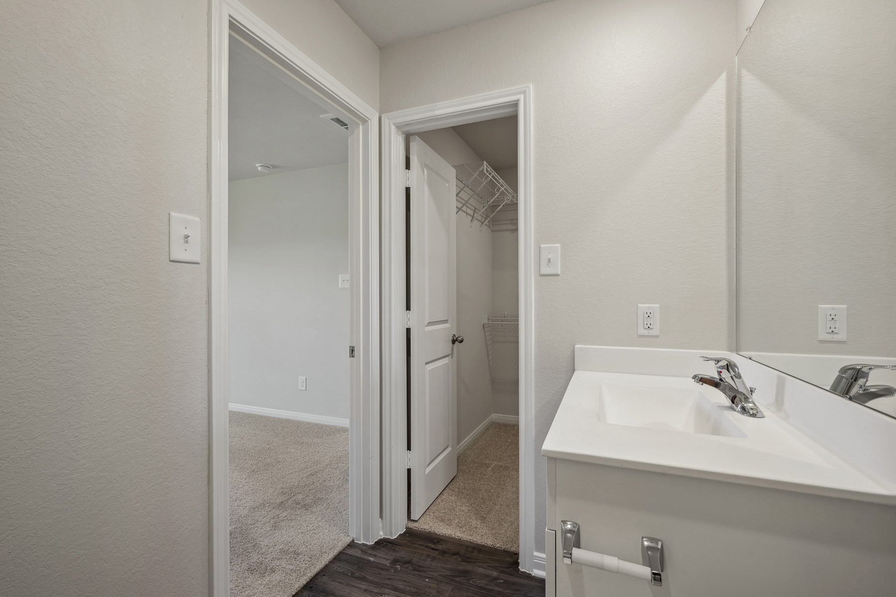 10402 Red Cardinal Drive Property Photo 14