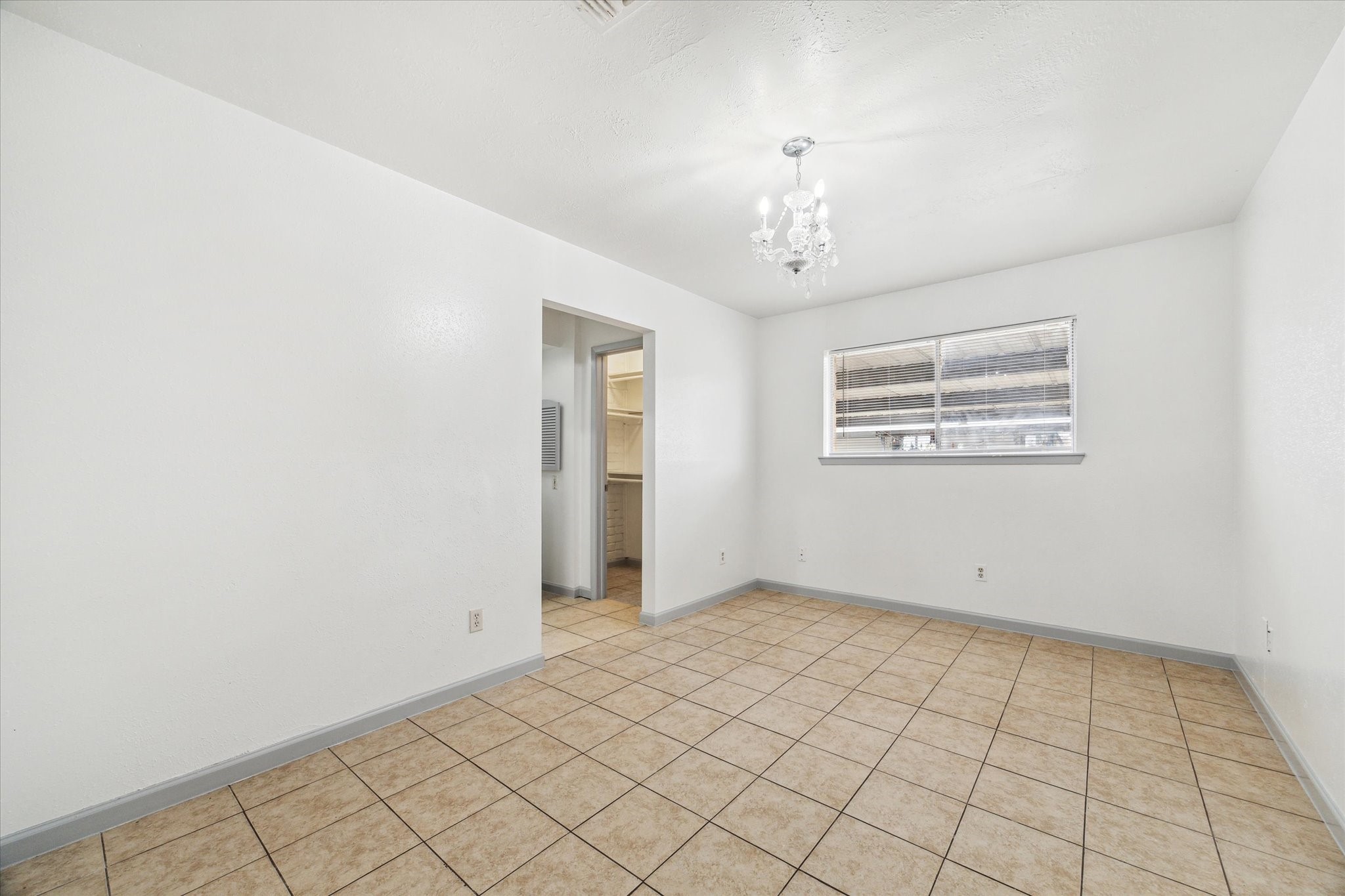 6827 Chasewood Drive Property Photo 6