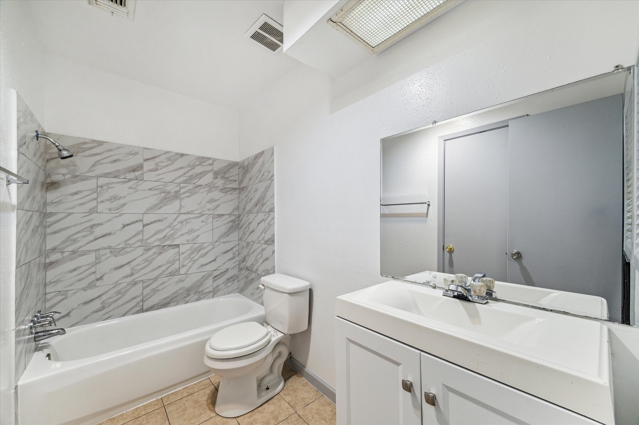 6827 Chasewood Drive Property Photo 9