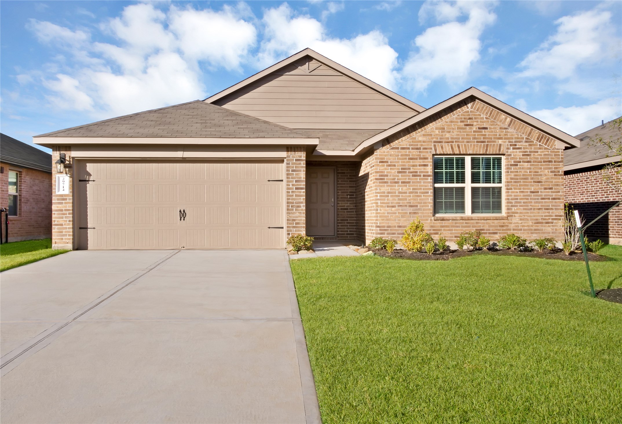 29714 Breakwater Drive Property Photo 2