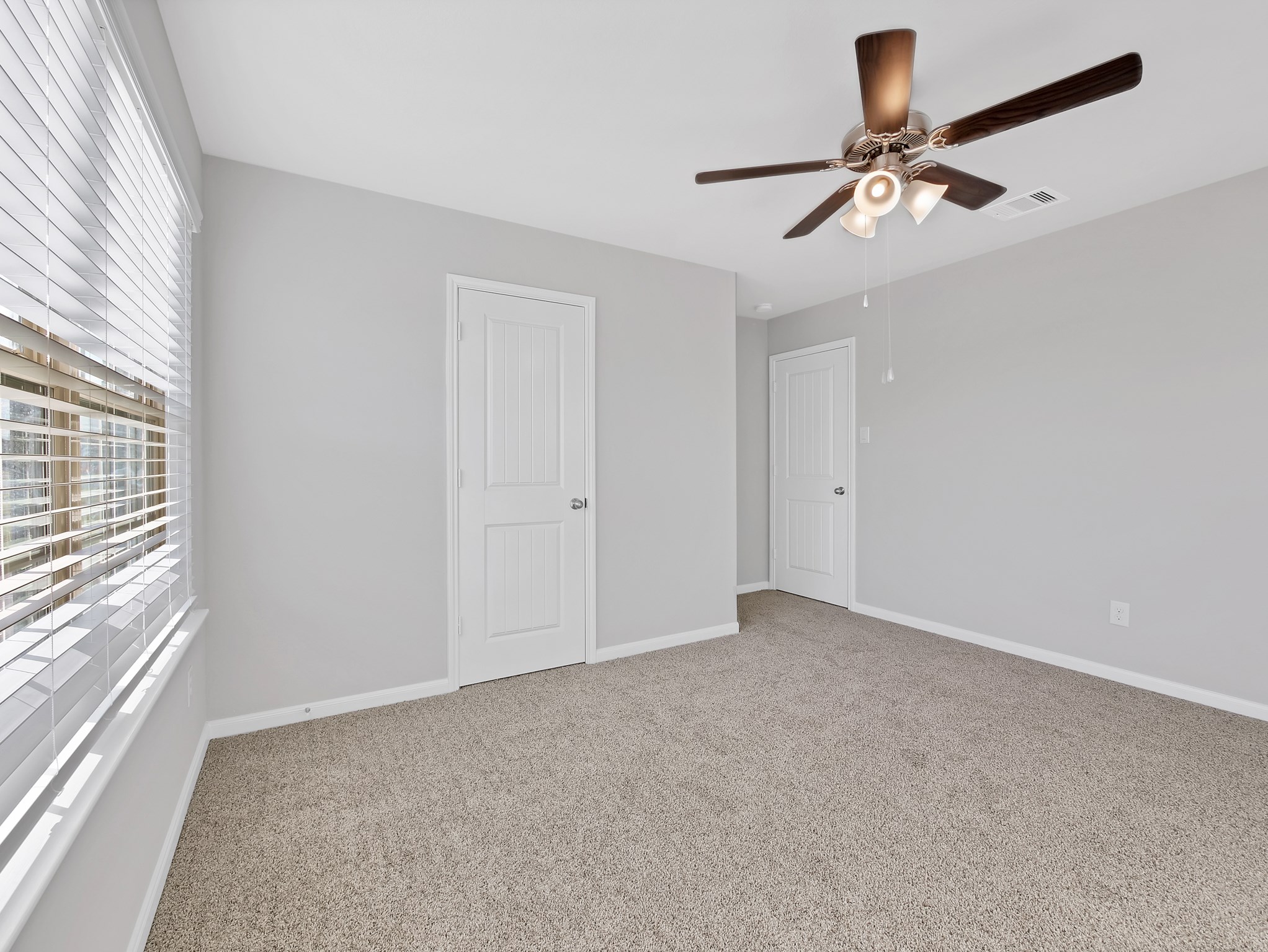 29714 Breakwater Drive Property Photo 6