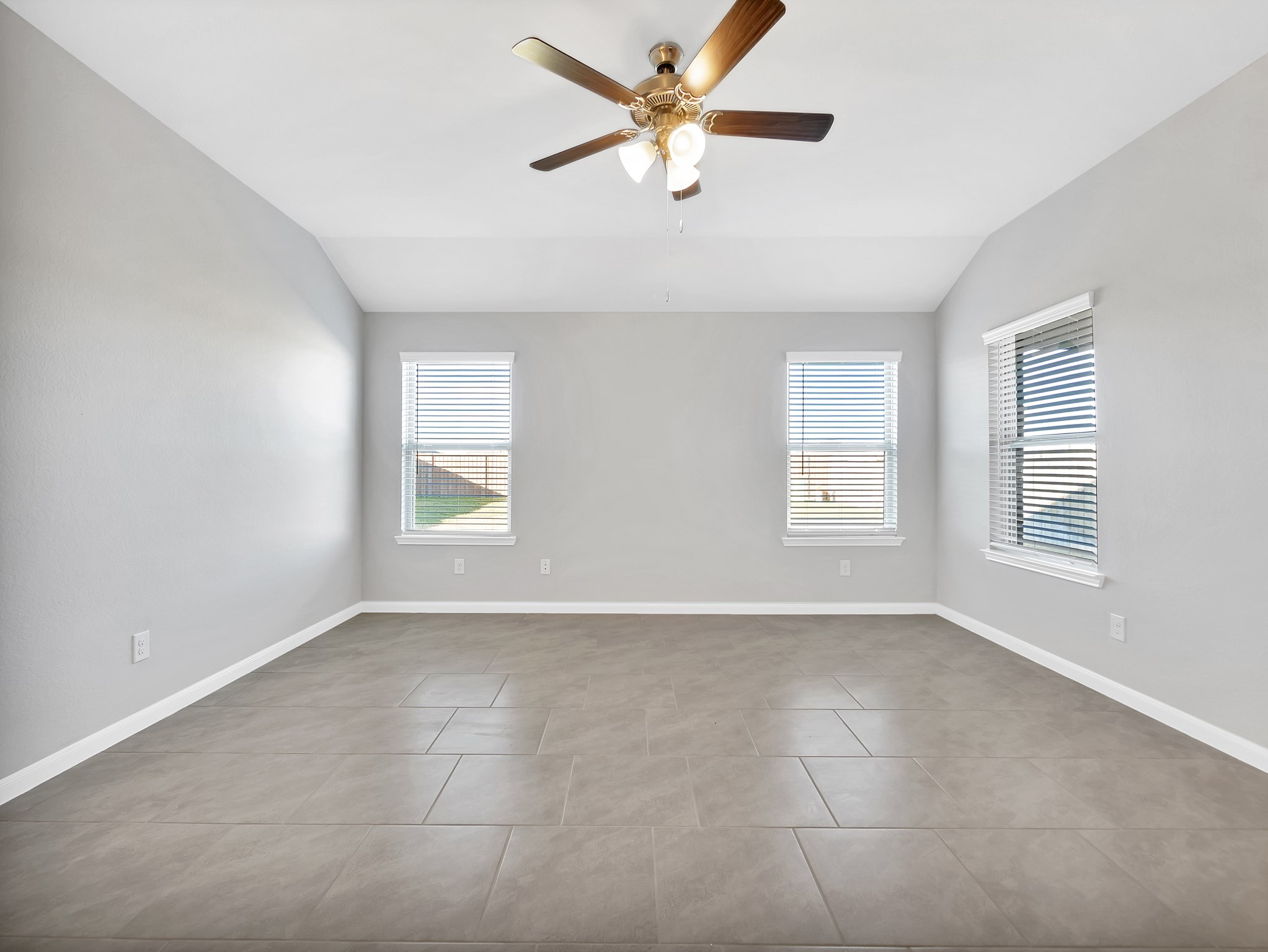 29714 Breakwater Drive Property Photo 13