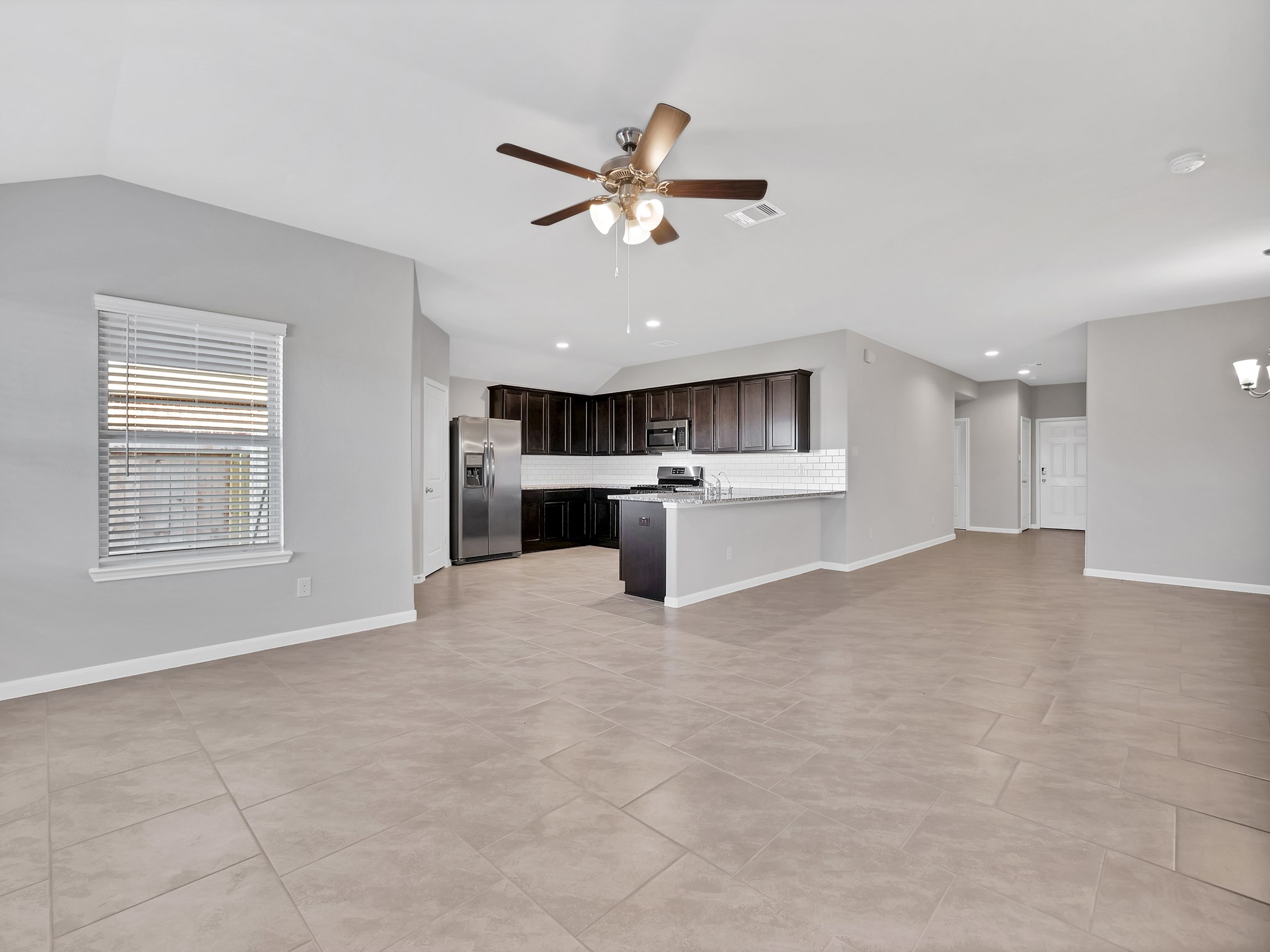 29714 Breakwater Drive Property Photo 14