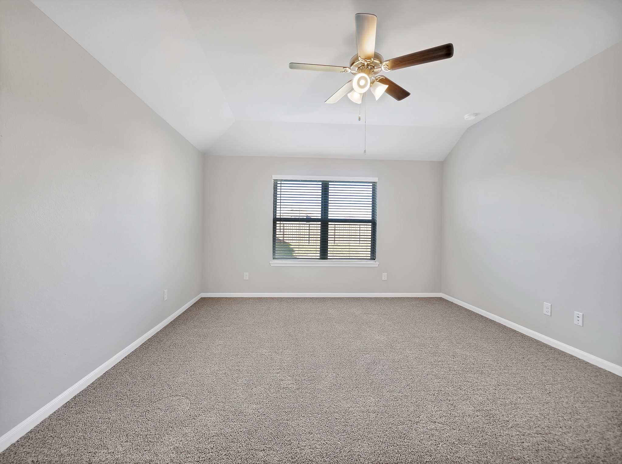 29714 Breakwater Drive Property Photo 18