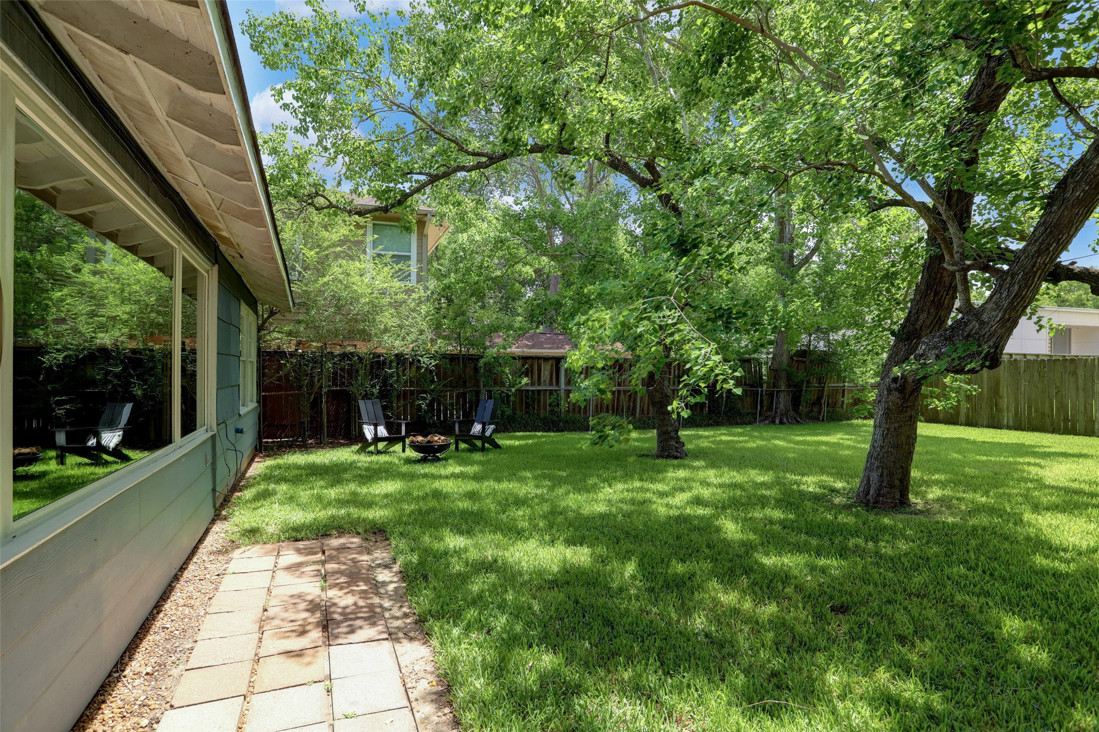 4125 Woodfox Street Property Photo 15