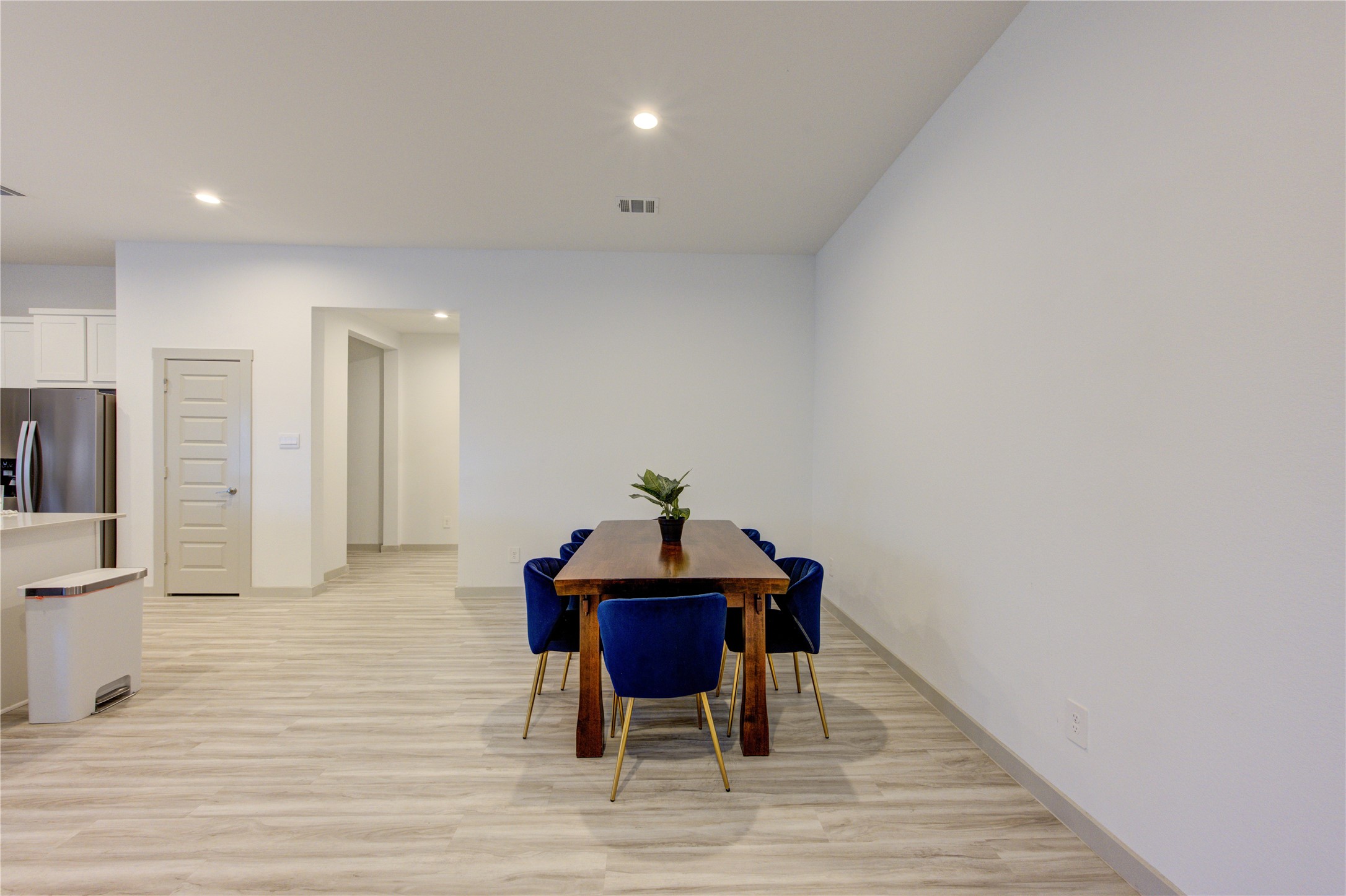 727 Kingwood Drive Property Photo 10