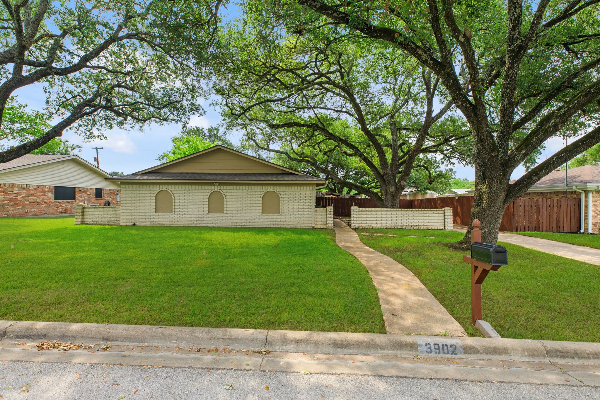 3902 Stillmeadow Drive Property Photo 11