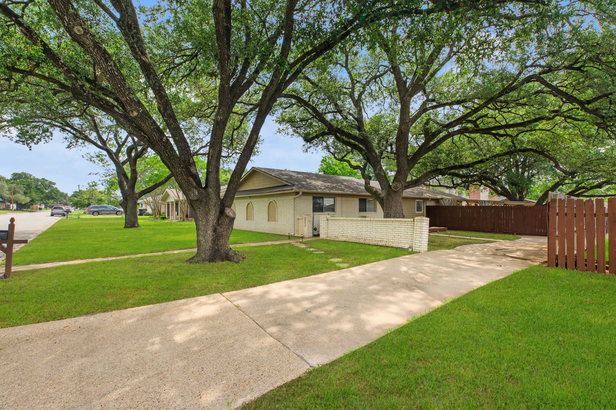 3902 Stillmeadow Drive Property Photo 36
