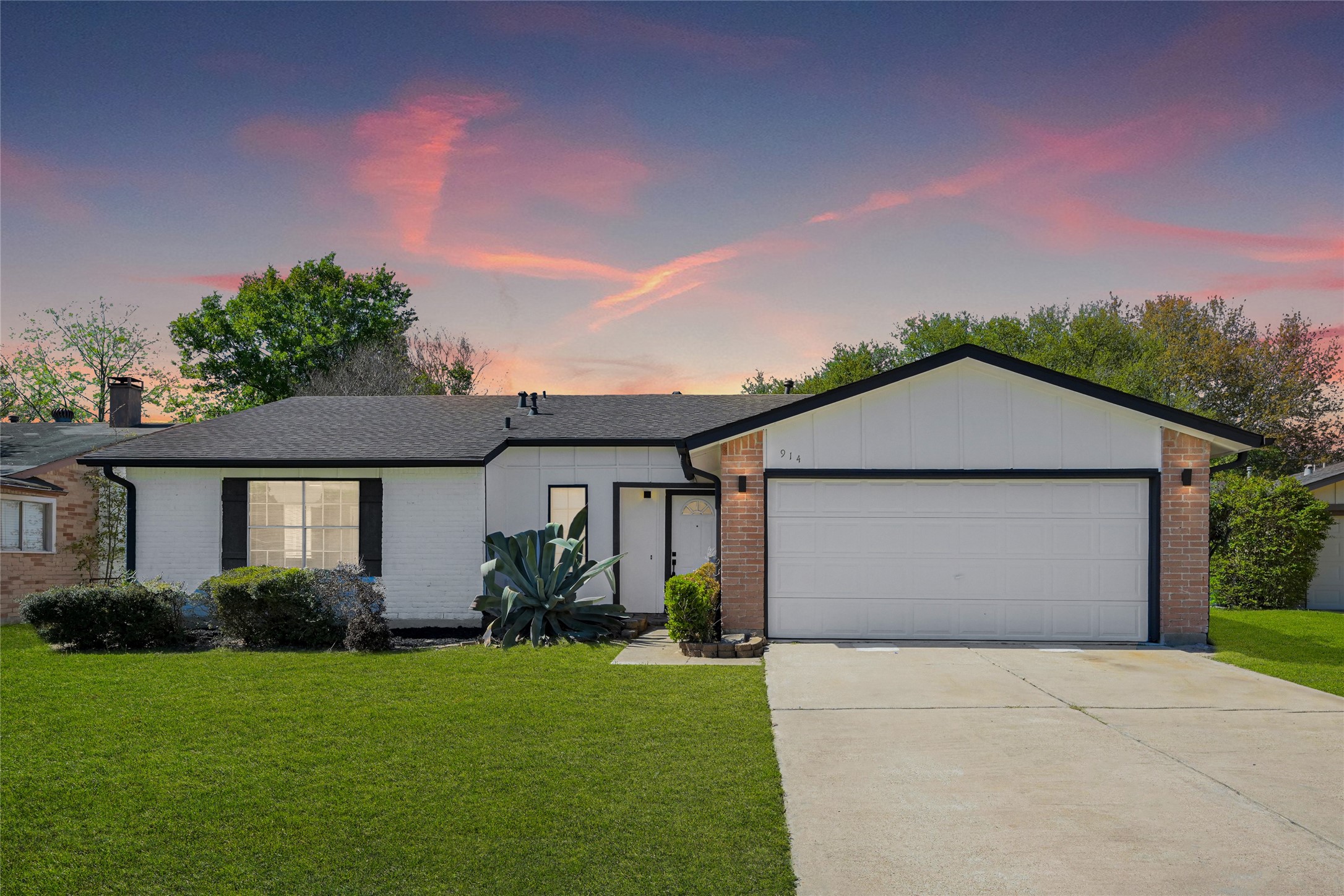 914 Cheyenne Meadows Drive Property Photo 1