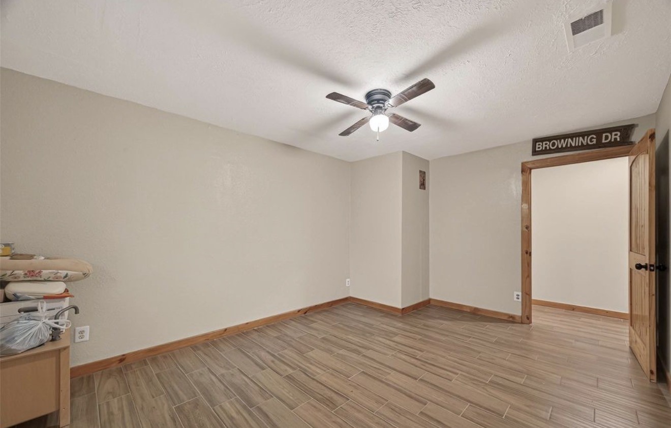 588 County Road 2307 Property Photo 11
