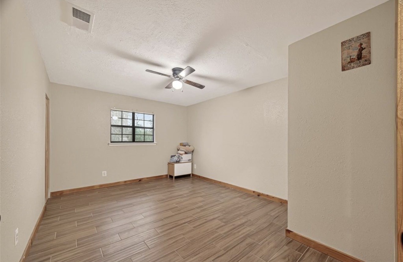 588 County Road 2307 Property Photo 14