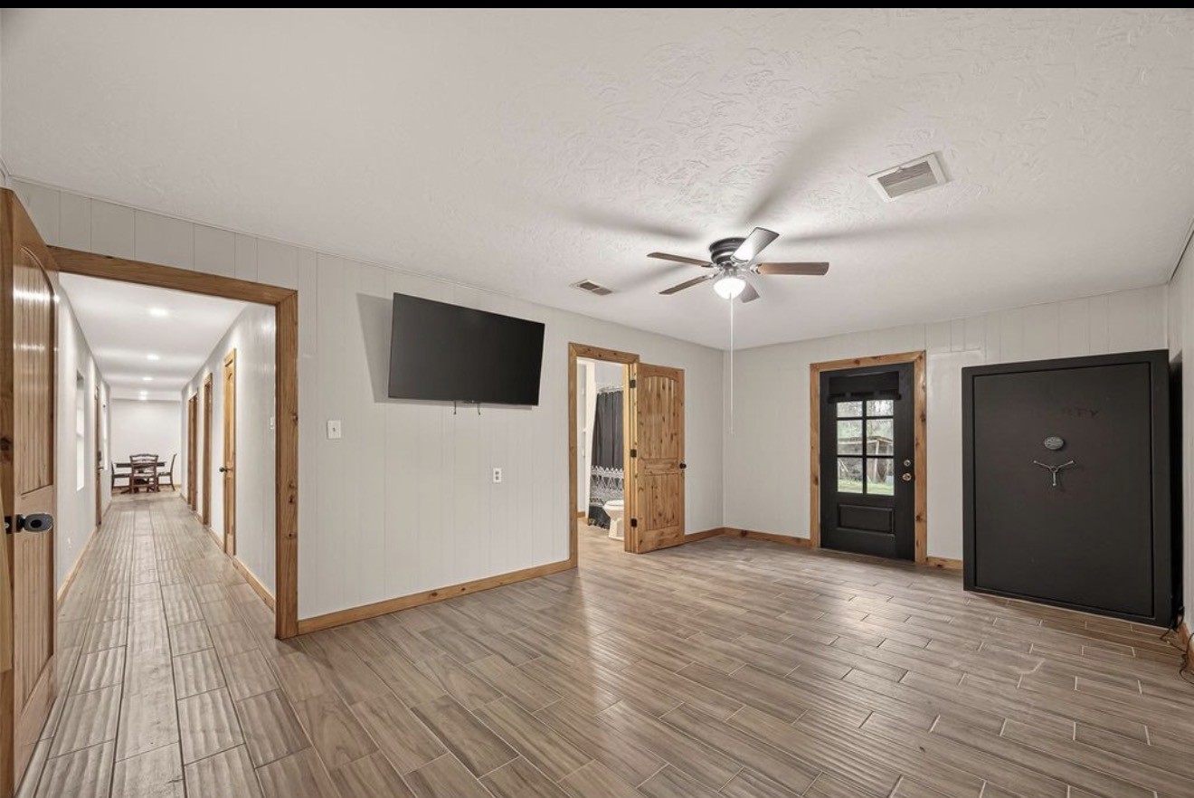 588 County Road 2307 Property Photo 15