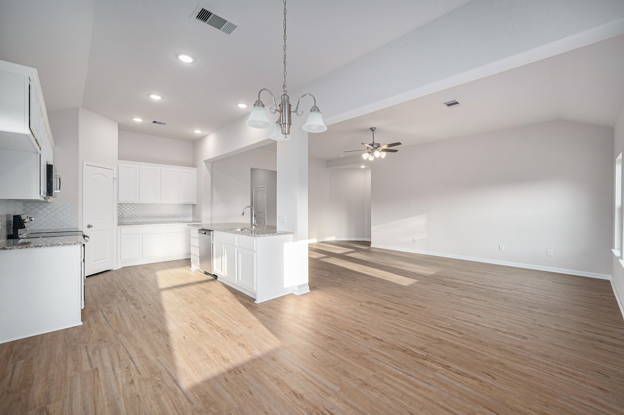 12408 Hackberry Dr Property Photo 4