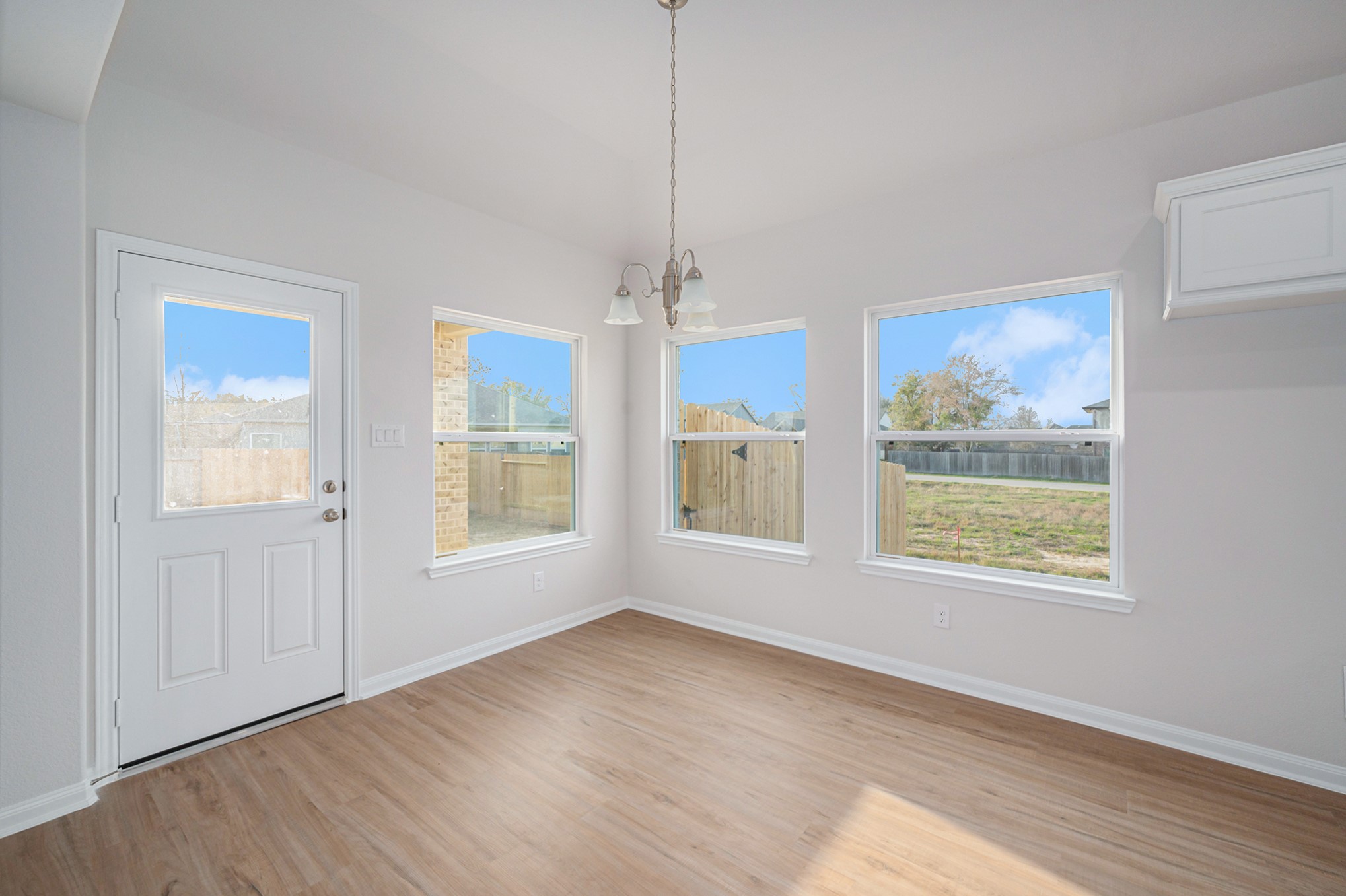 12408 Hackberry Dr Property Photo 8