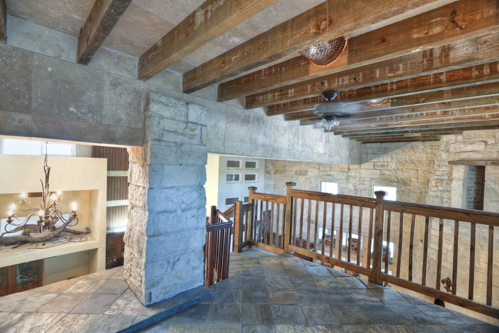 614 Pine Gully Road Loft Property Photo 12