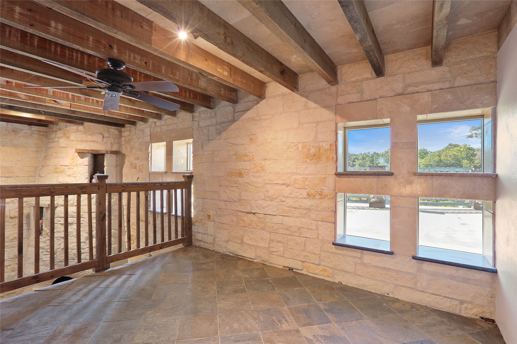 614 Pine Gully Road Loft Property Photo 27