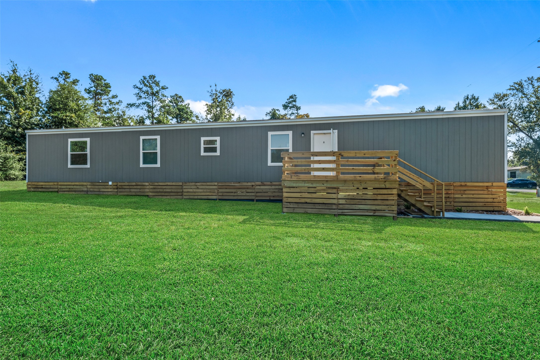 283 W Lone Oak Property Photo 2