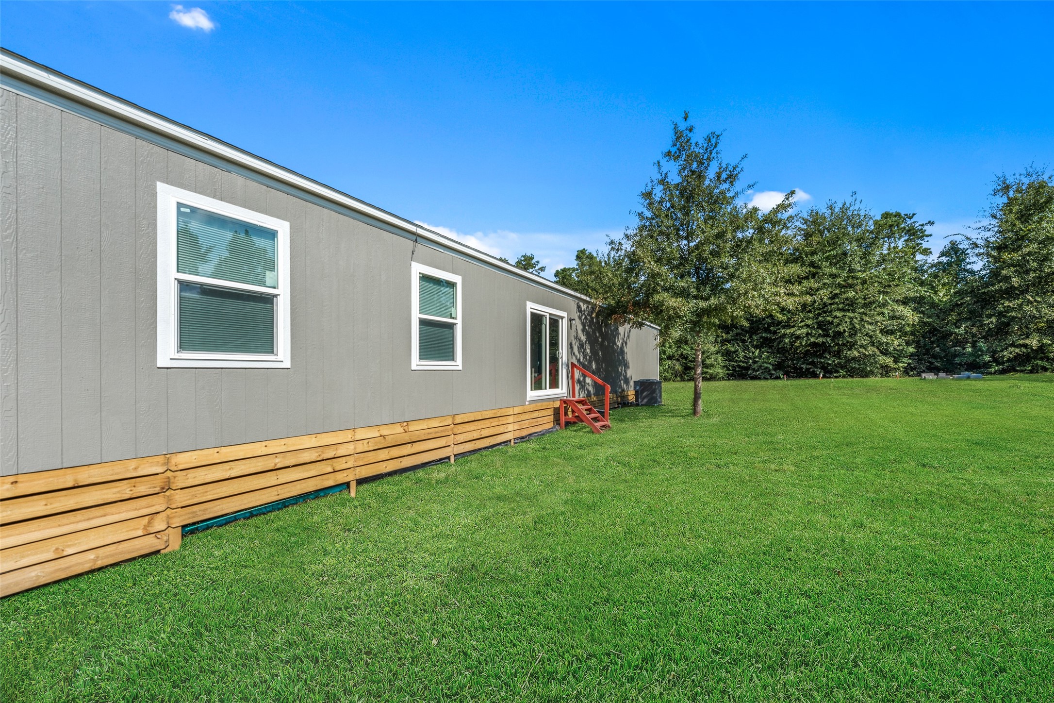 283 W Lone Oak Property Photo 3