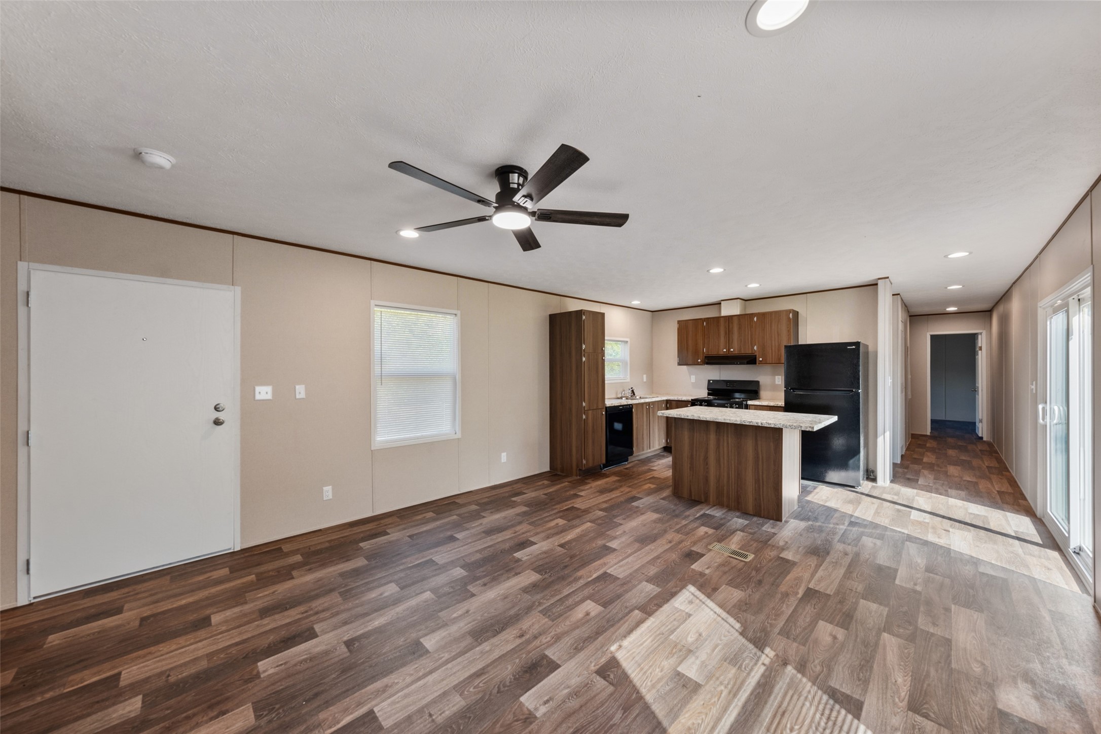 283 W Lone Oak Property Photo 6