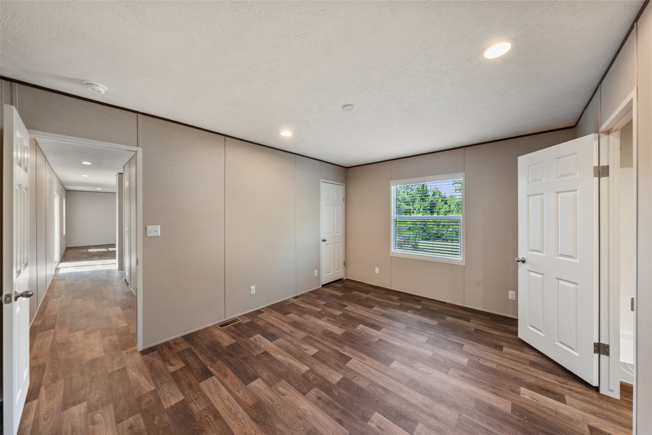 283 W Lone Oak Property Photo 11