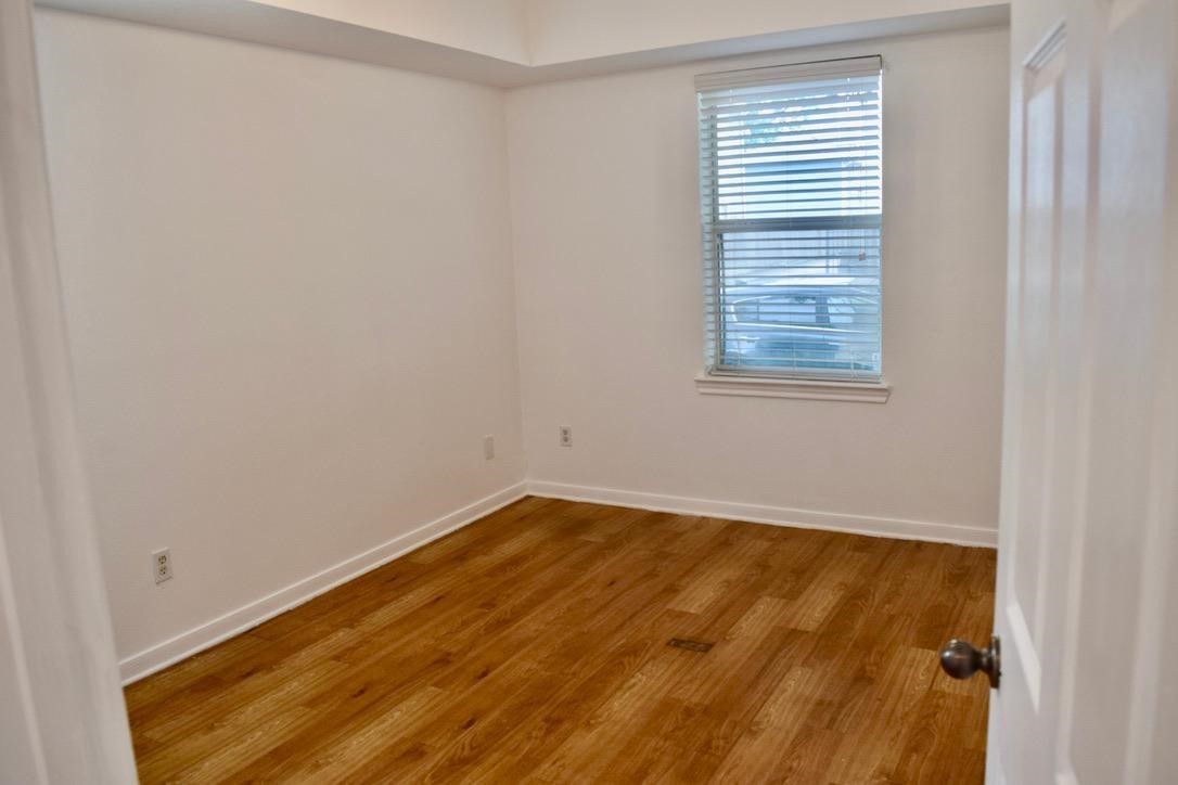 2302 Colorado Street D Property Photo 6