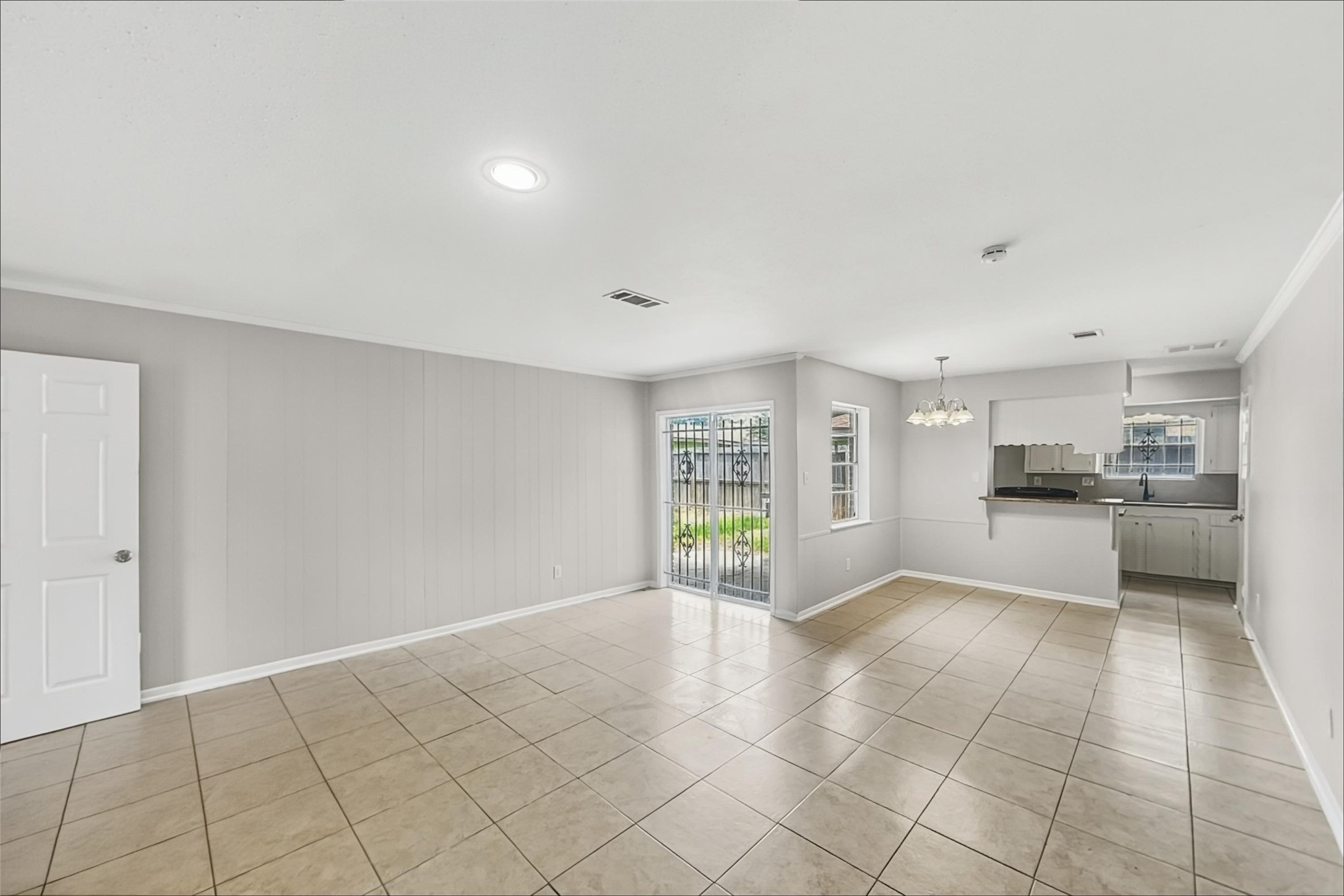 9619 Guest Street Property Photo 2