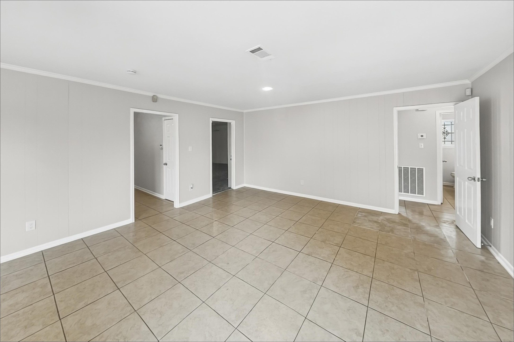 9619 Guest Street Property Photo 3
