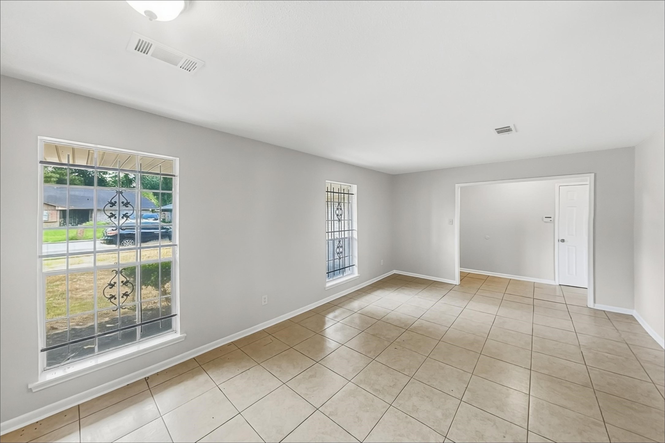 9619 Guest Street Property Photo 5
