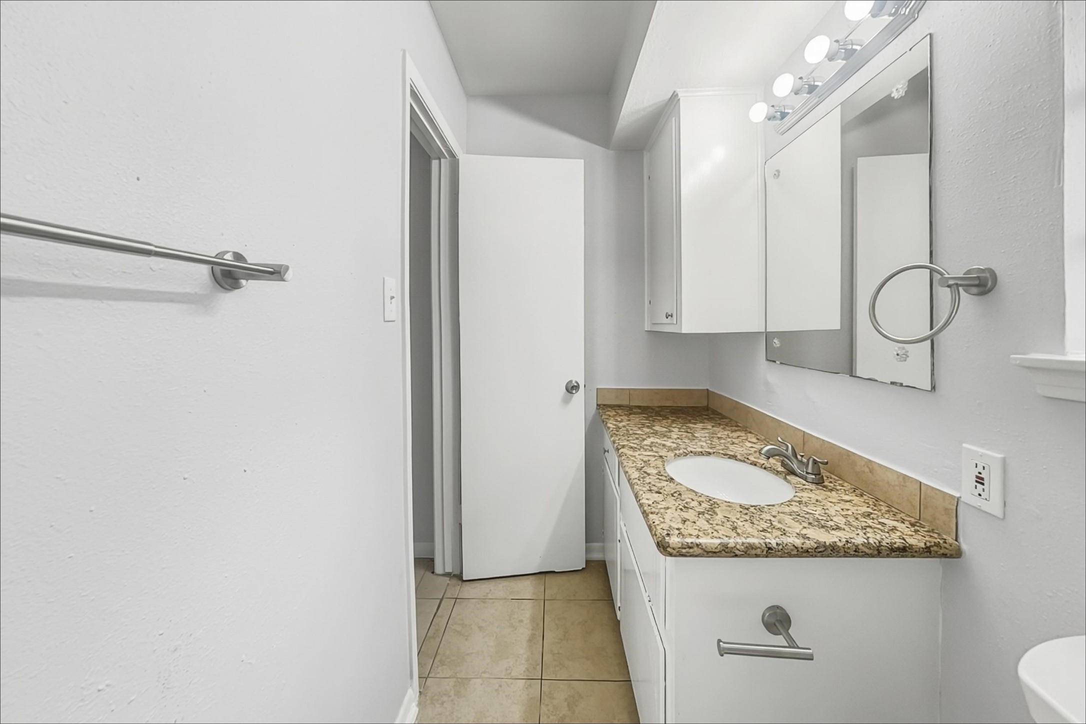 9619 Guest Street Property Photo 15