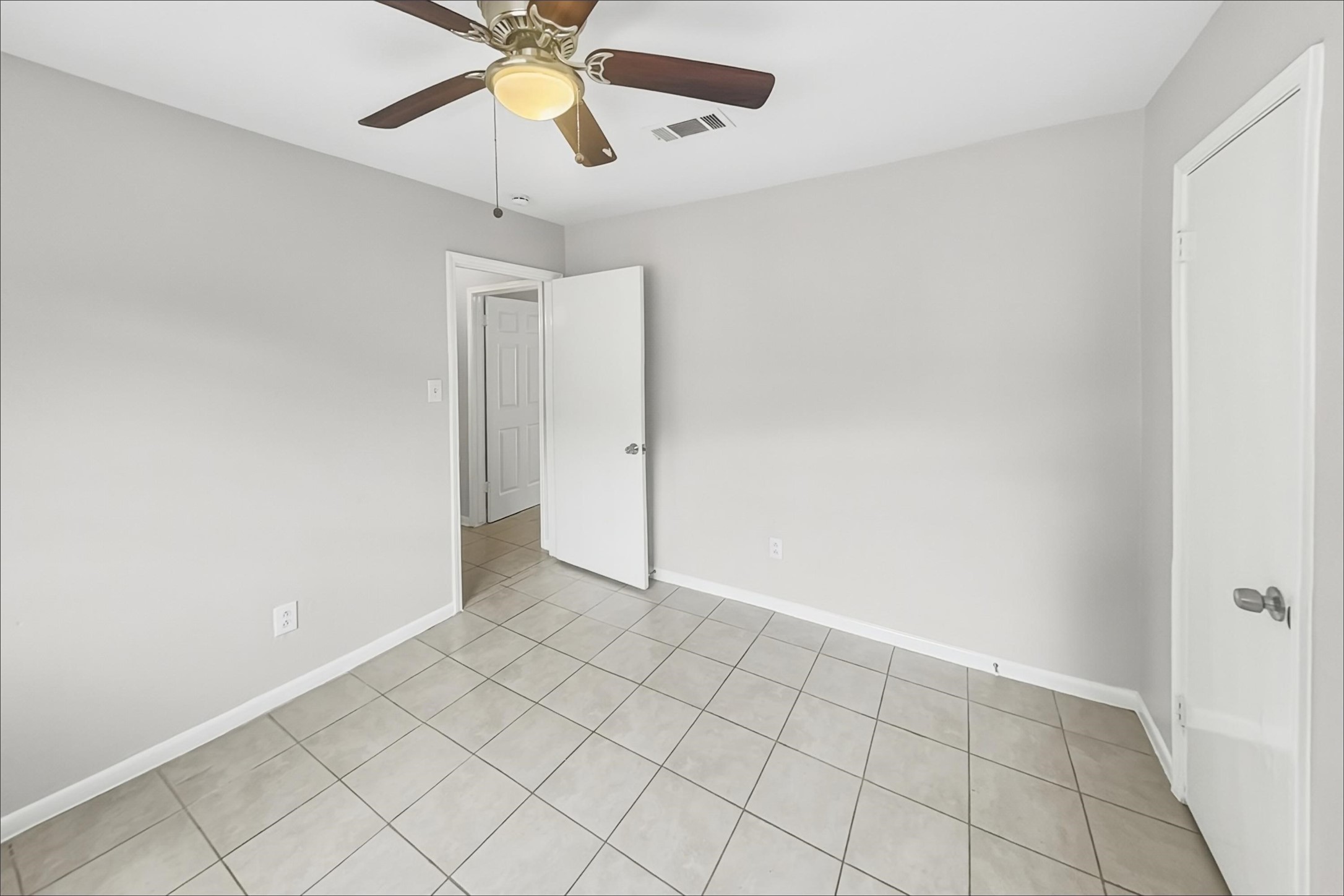 9619 Guest Street Property Photo 17