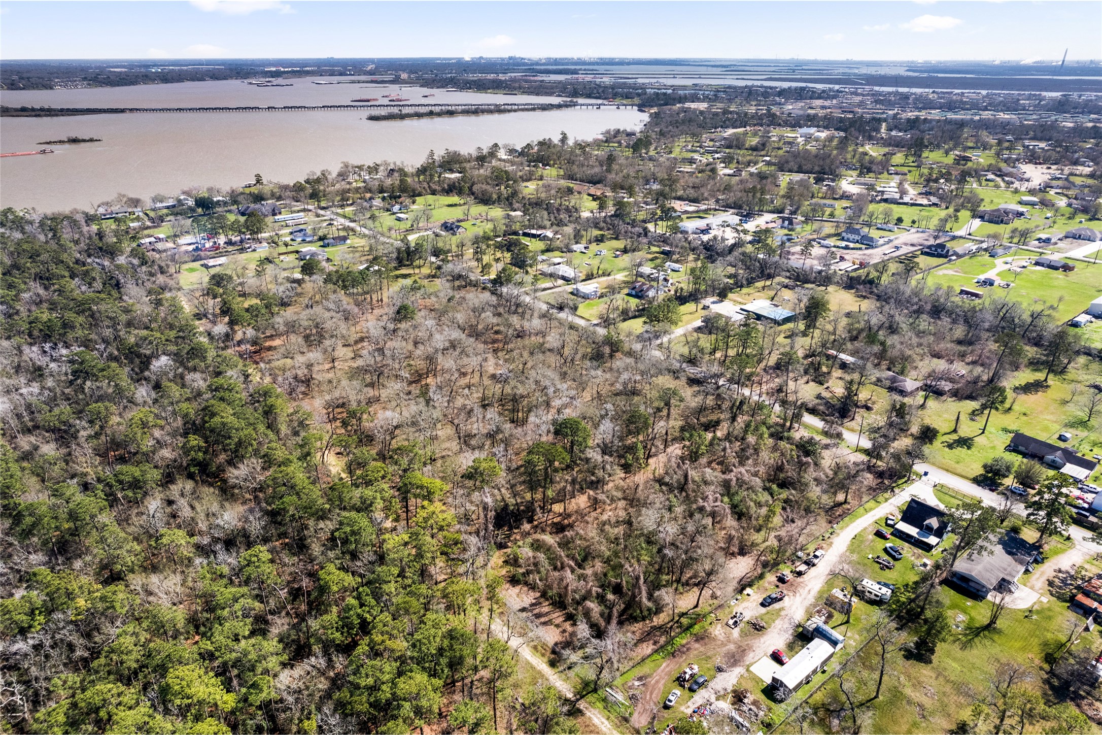 16725 Shady Lane Property Photo 3