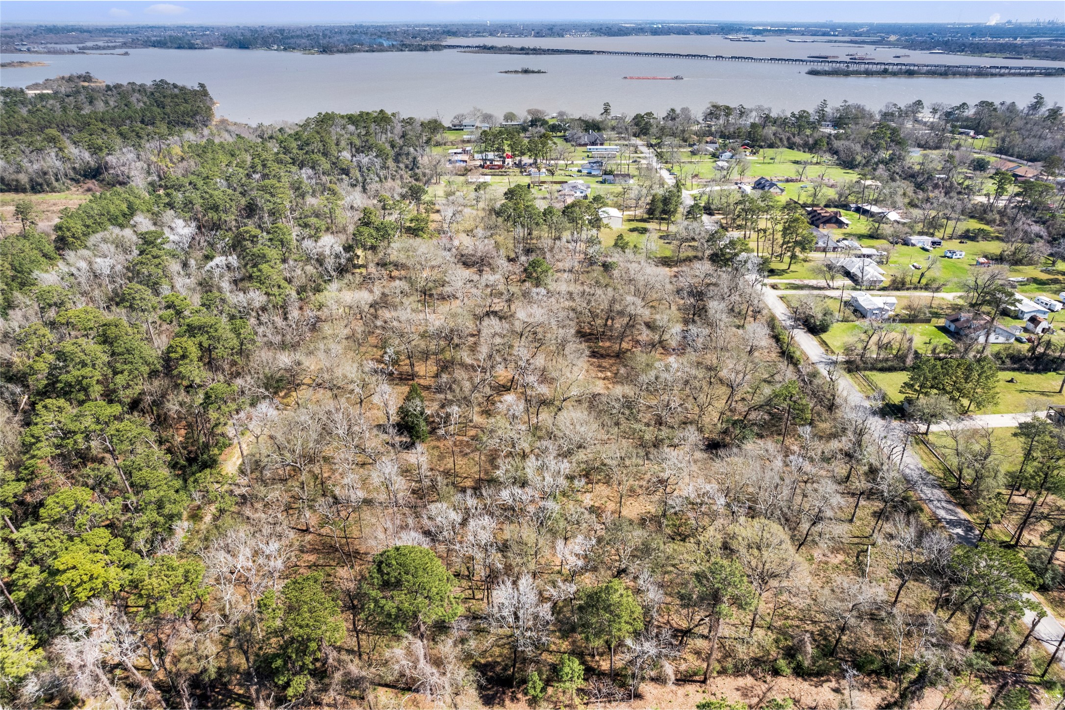 16725 Shady Lane Property Photo 8
