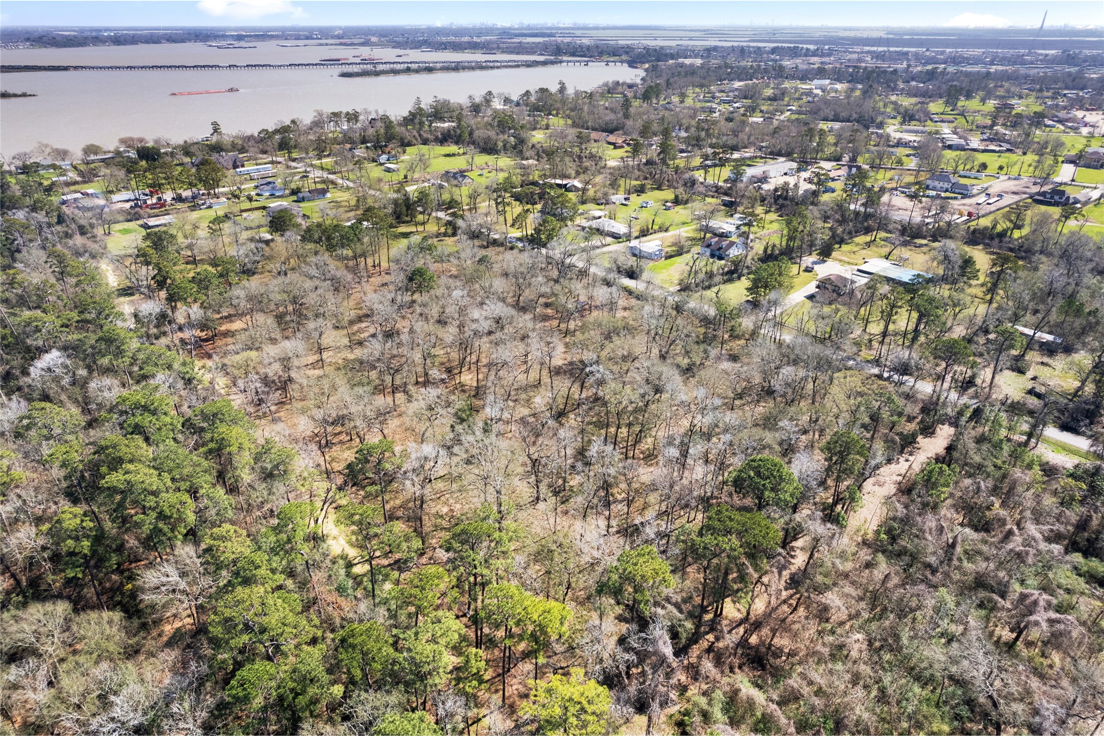 16725 Shady Lane Property Photo 9