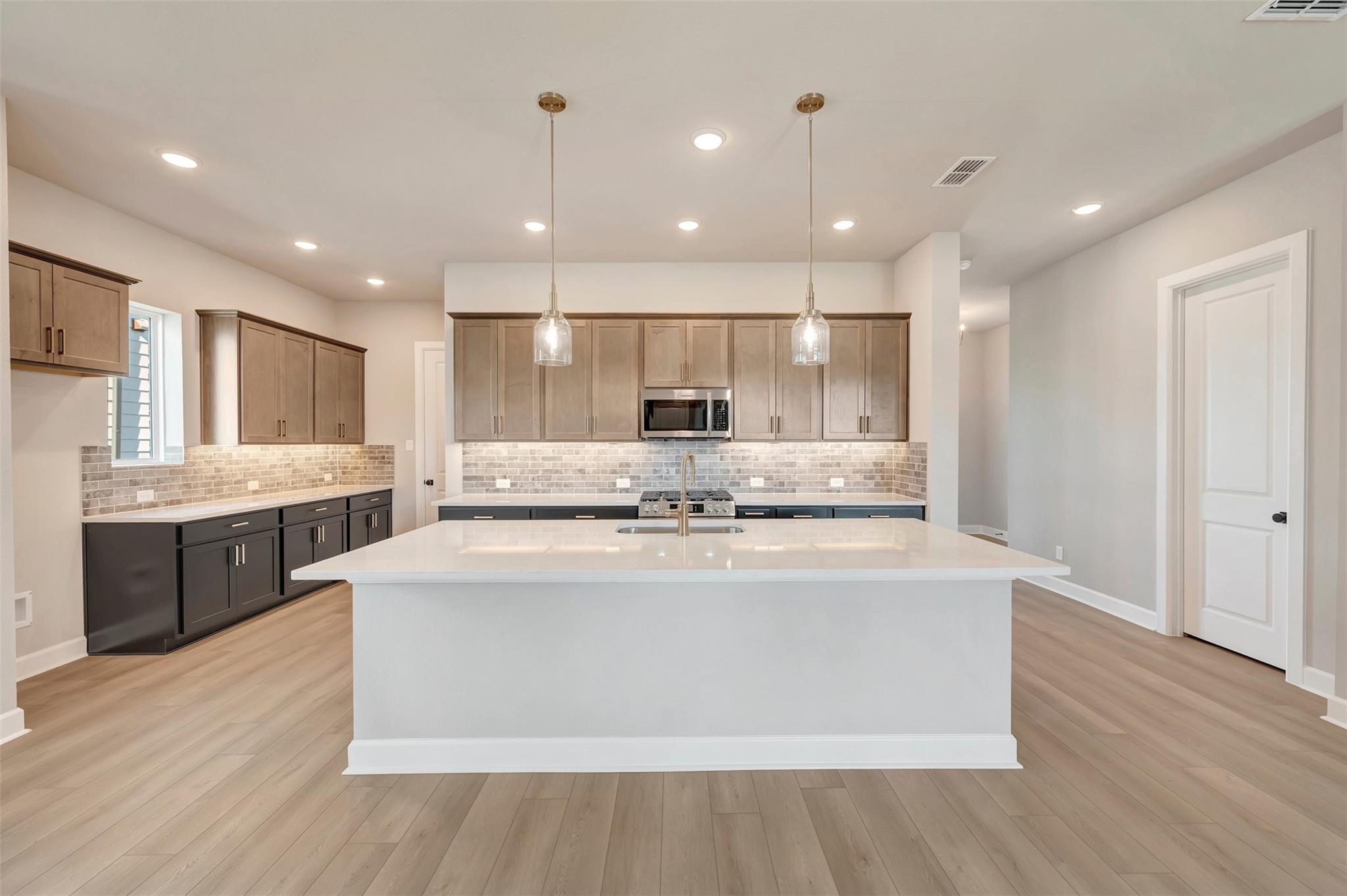 5514 Blackcurrant Road Property Photo 18