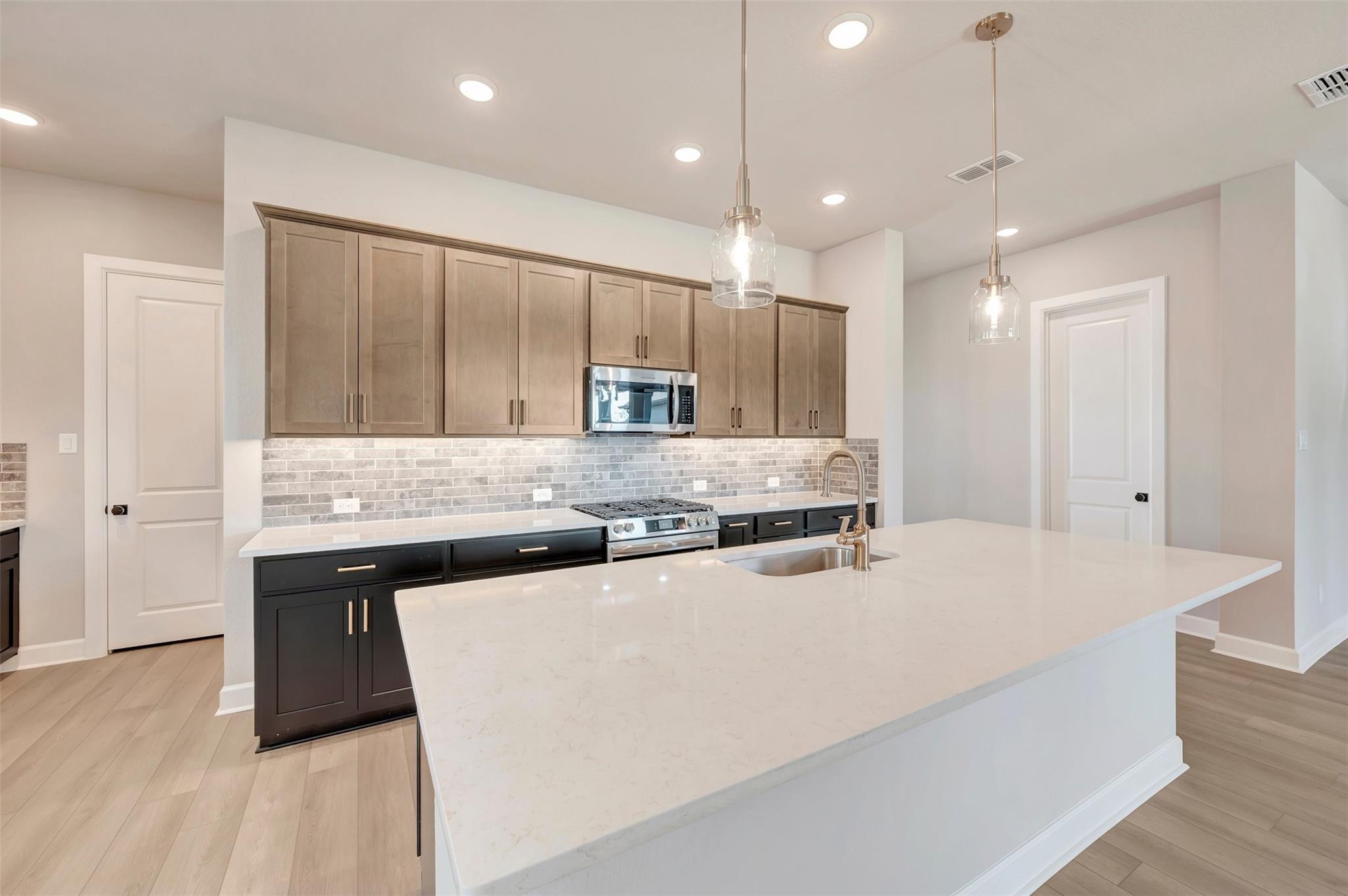 5514 Blackcurrant Road Property Photo 19