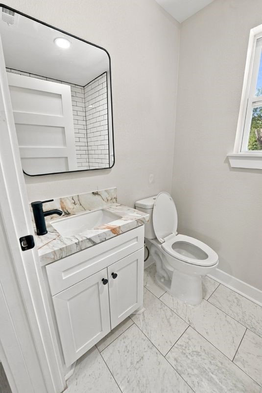 1720 Pasadena Street B Property Photo 4