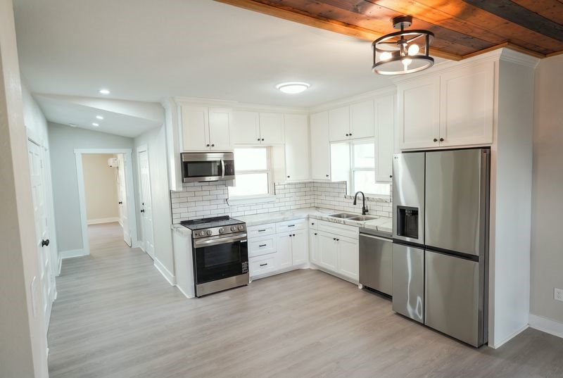 1720 Pasadena Street B Property Photo 9