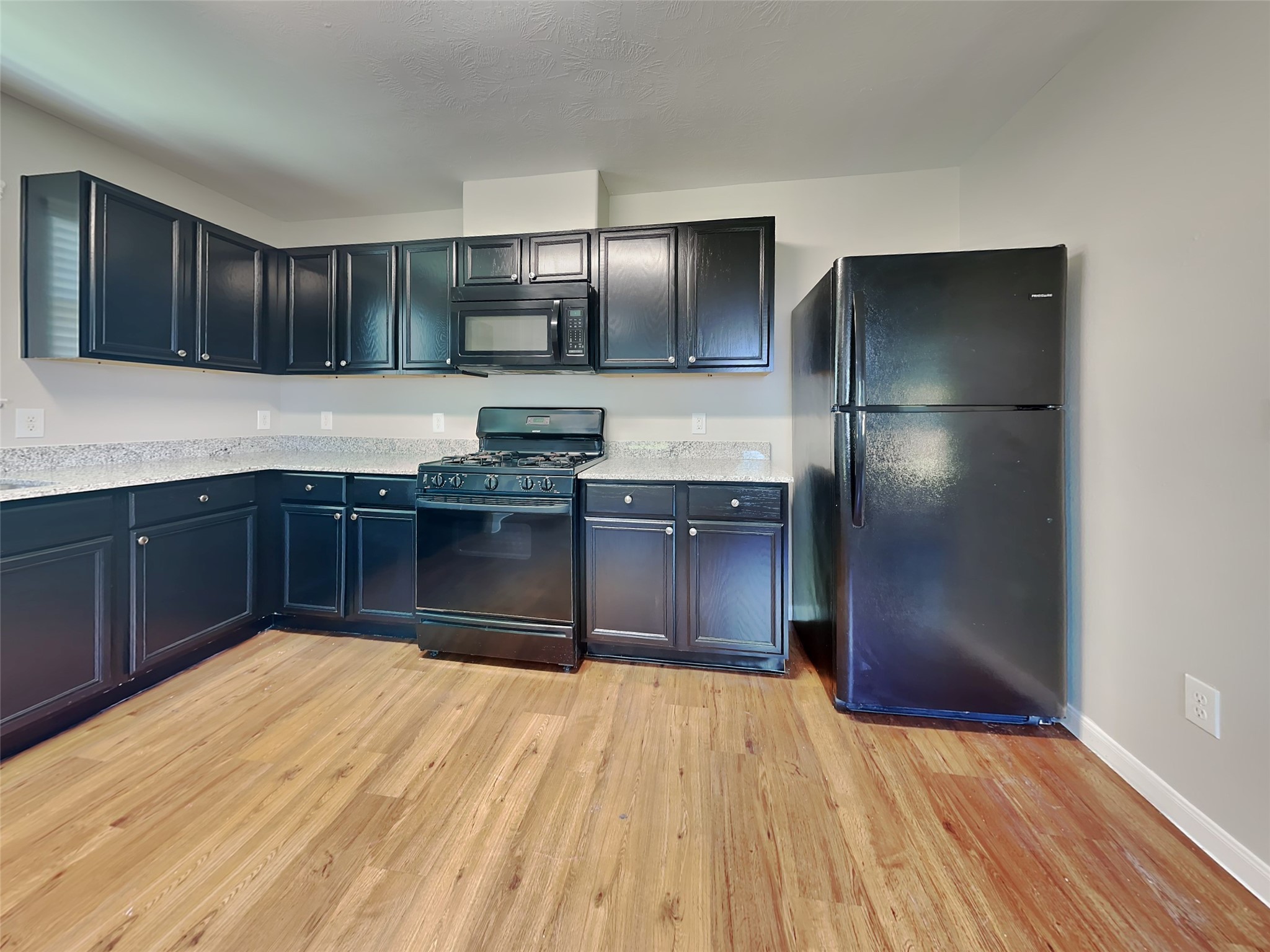 22310 Queenbury Hills Drive Property Photo 6